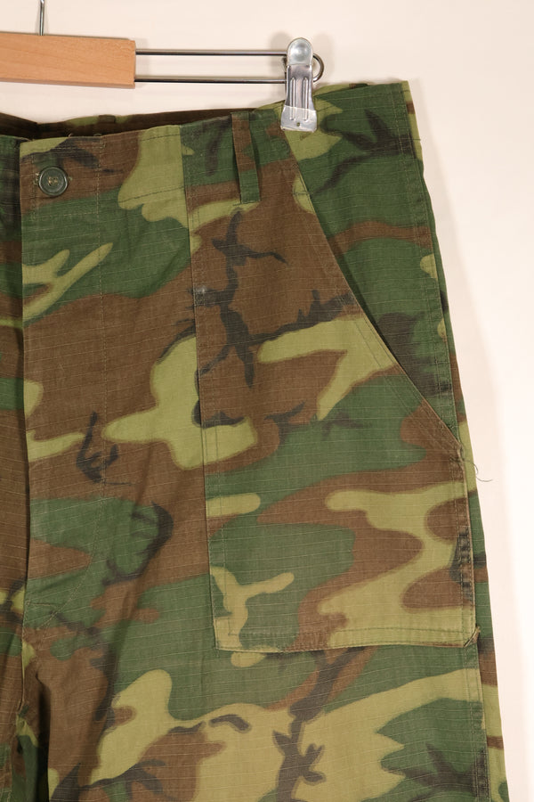 ปลายทศวรรษ 1960; ขนาดประมาณ 36–38; ลายพราง ERDL Green Leaf; แบบกางเกง OG-107; กางเกงใช้งานทั่วไป; มือสอง