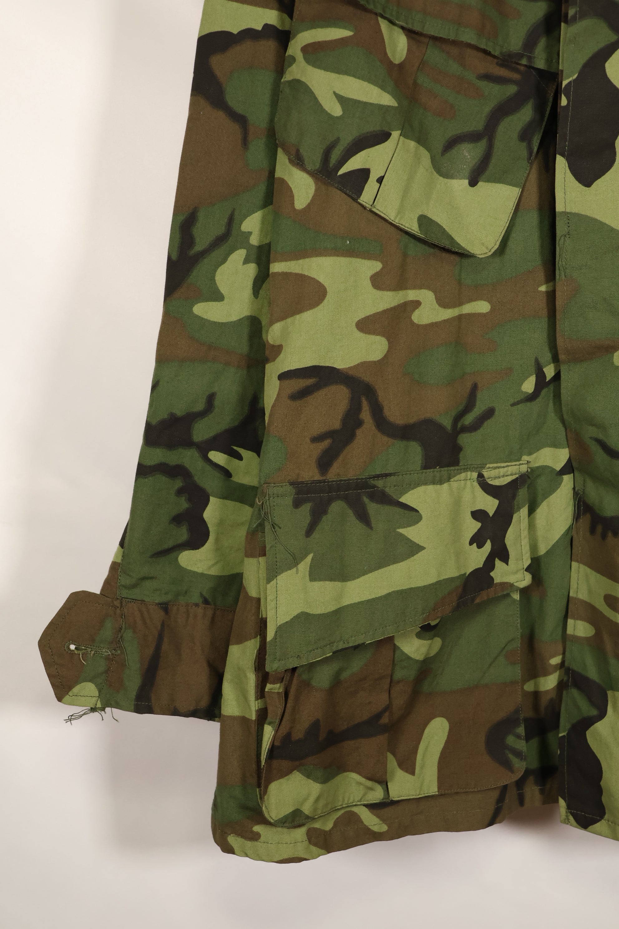 Circa 1966–67 | Estimated M-R | ERDL | Non-ripstop | Early print | Jungle fatigue jacket | Used