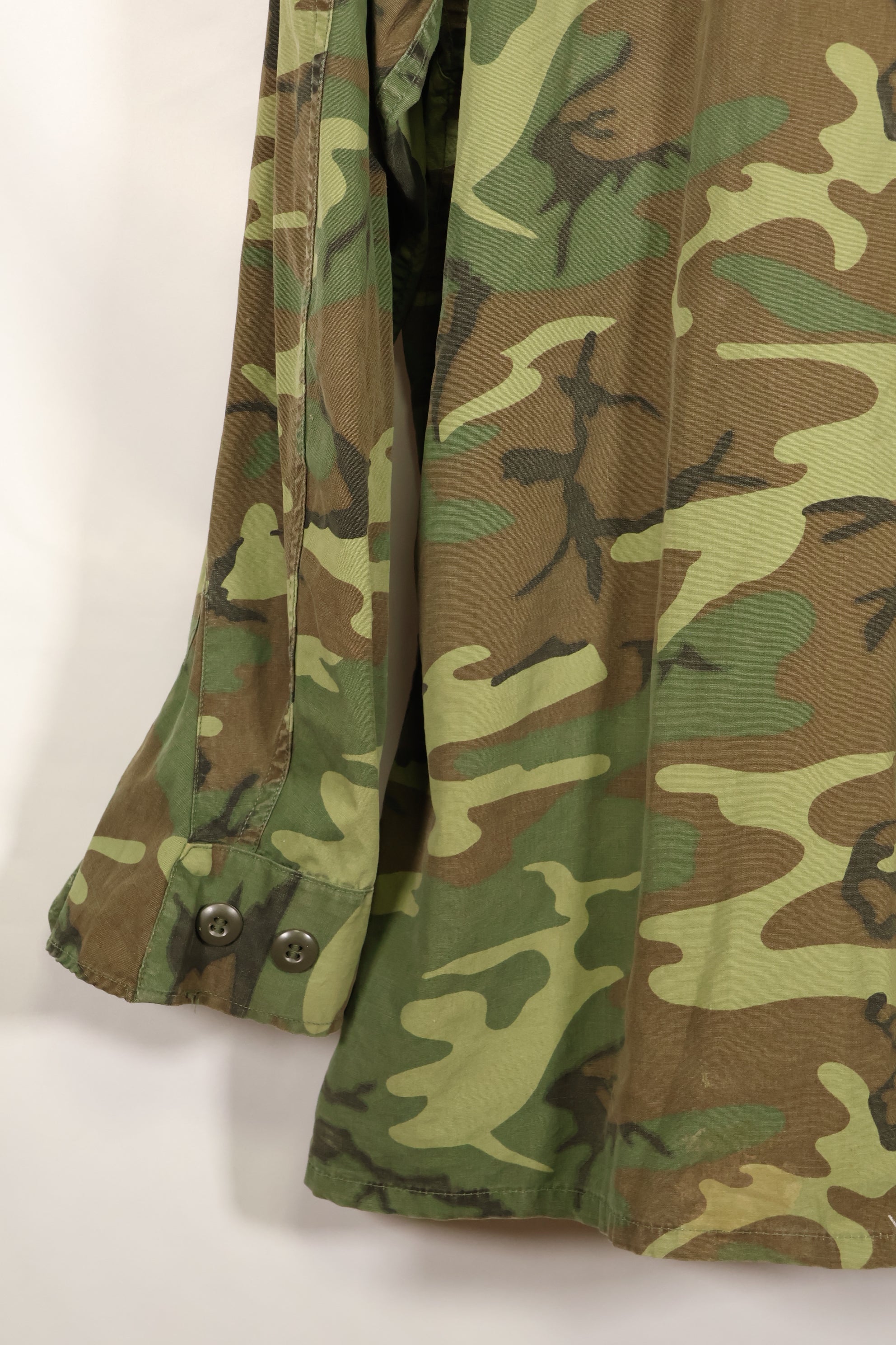 Circa 1967, M-L, ERDL, non-ripstop, early print, jungle fatigues jacket, used