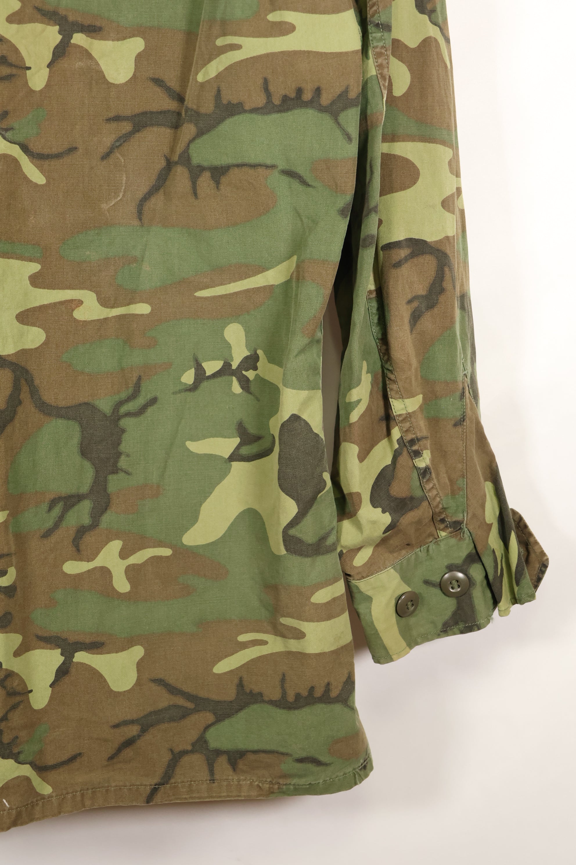 Circa 1967, M-L, ERDL, non-ripstop, early print, jungle fatigues jacket, used