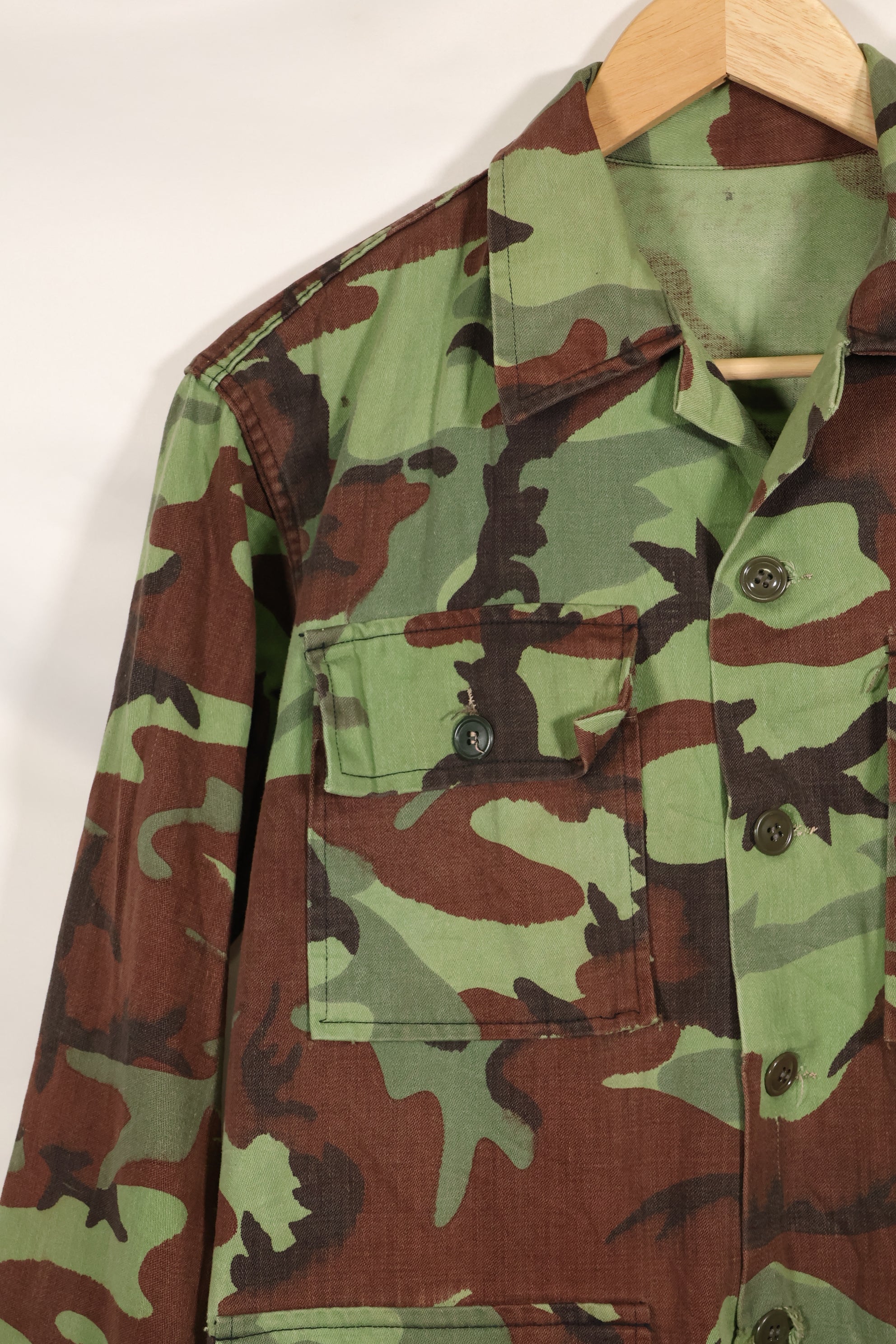 1960s US Army Advisor ARVN BDQ Ranger Shirt 4 Pockets Leaf Camouflage Shirt Used
