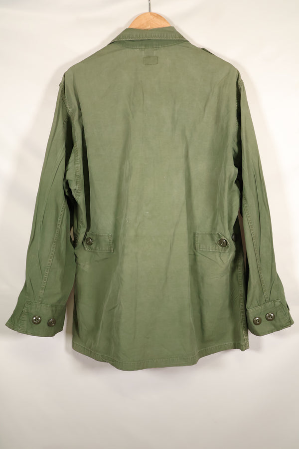 ประมาณปี 1965 – เสื้อแจ็คเก็ตพรางป่า รุ่นที่ 2 แบบ S-S – มีคราบและสีซีด – มือสอง
