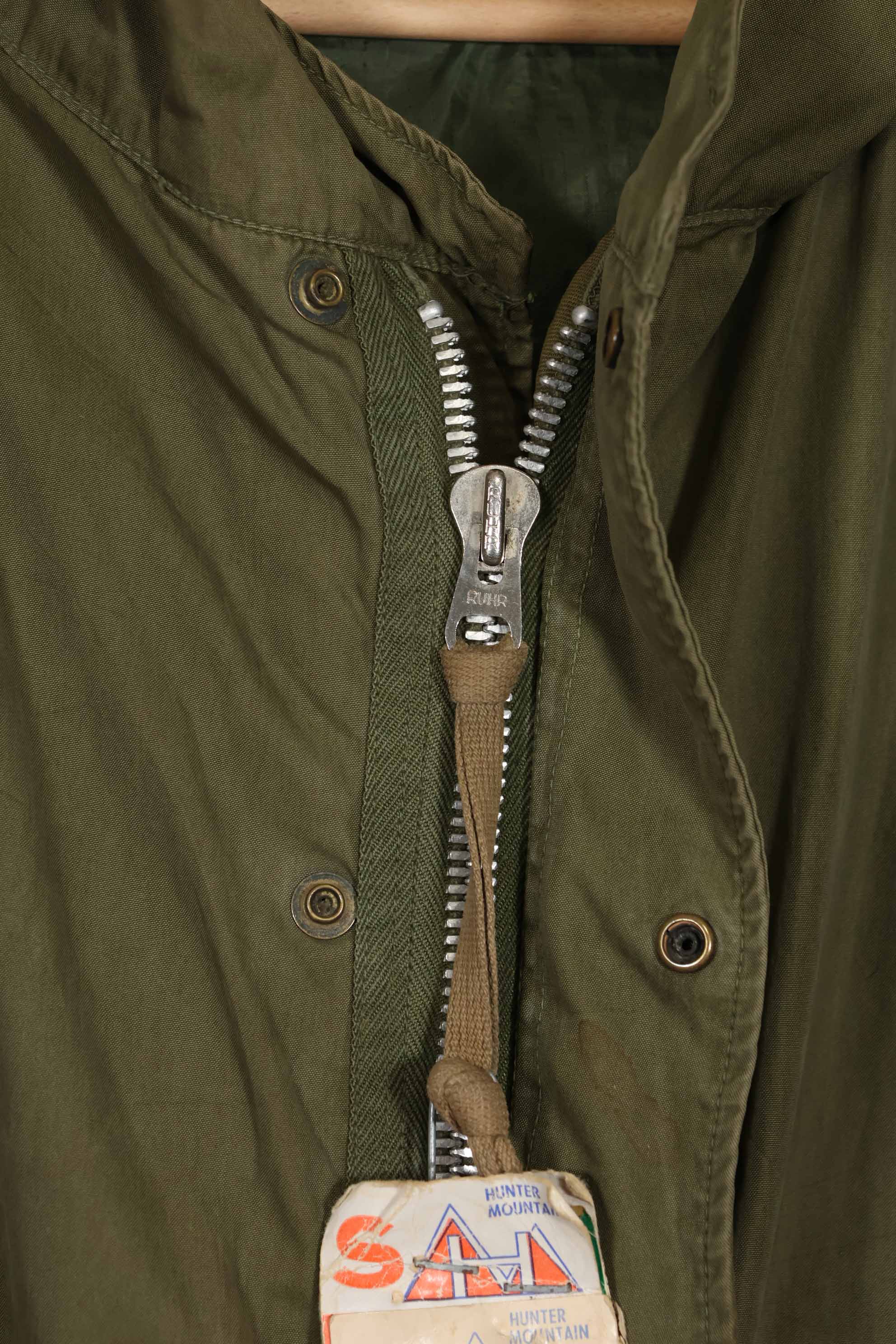 ชุดเปลือกและซับใน M51 Field Parka ของกองทัพสหรัฐฯ มือสองจากยุค 1950