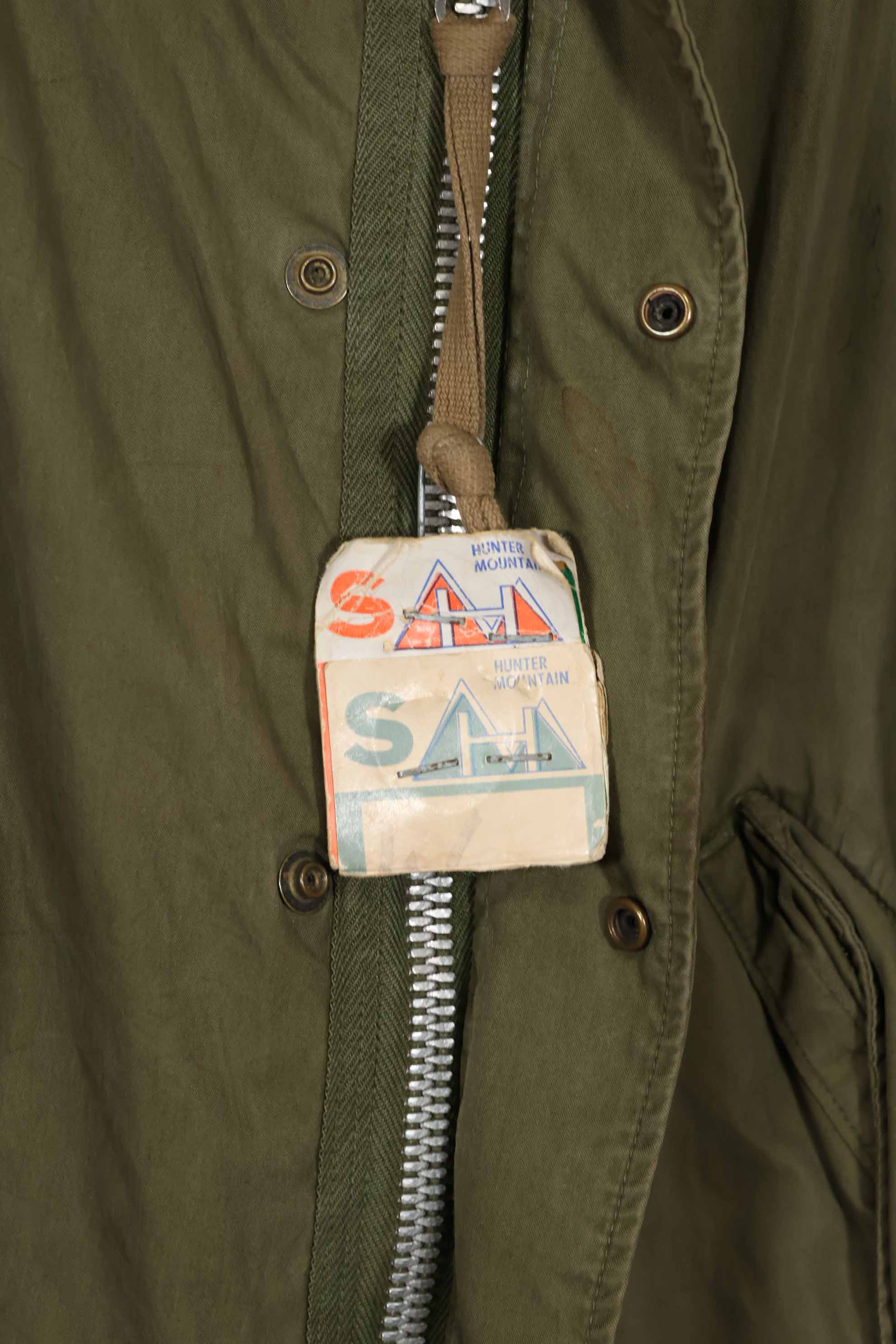 ชุดเปลือกและซับใน M51 Field Parka ของกองทัพสหรัฐฯ มือสองจากยุค 1950