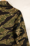 Actual deadstock Okinawa Tiger Tiger Stripe US Cut Shirt US-S Japanese mainland sewing, stained.