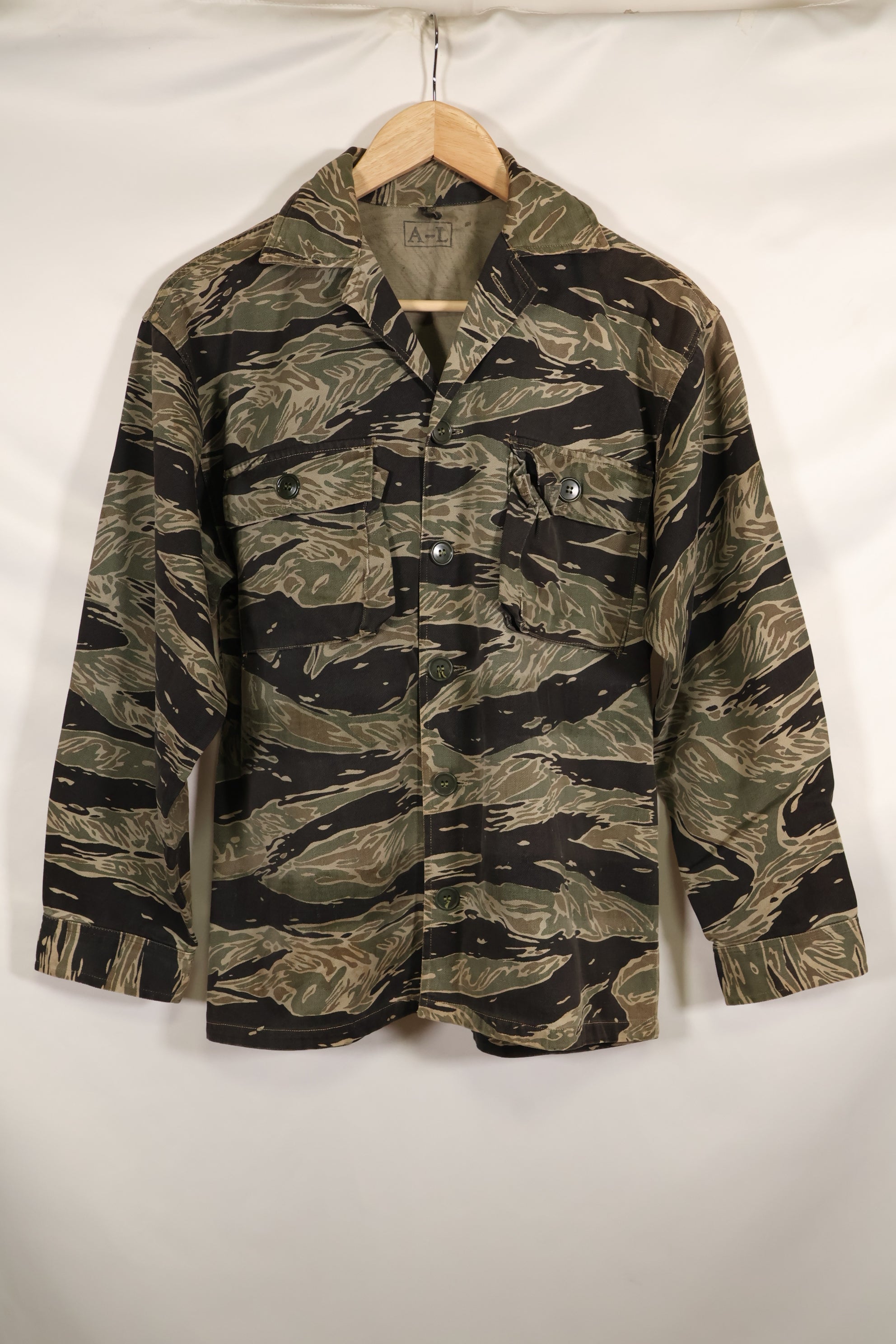 実物　シルバータイガーストライプ　Asian Cut A-Lサイズ　シャツ　Used　状態良い