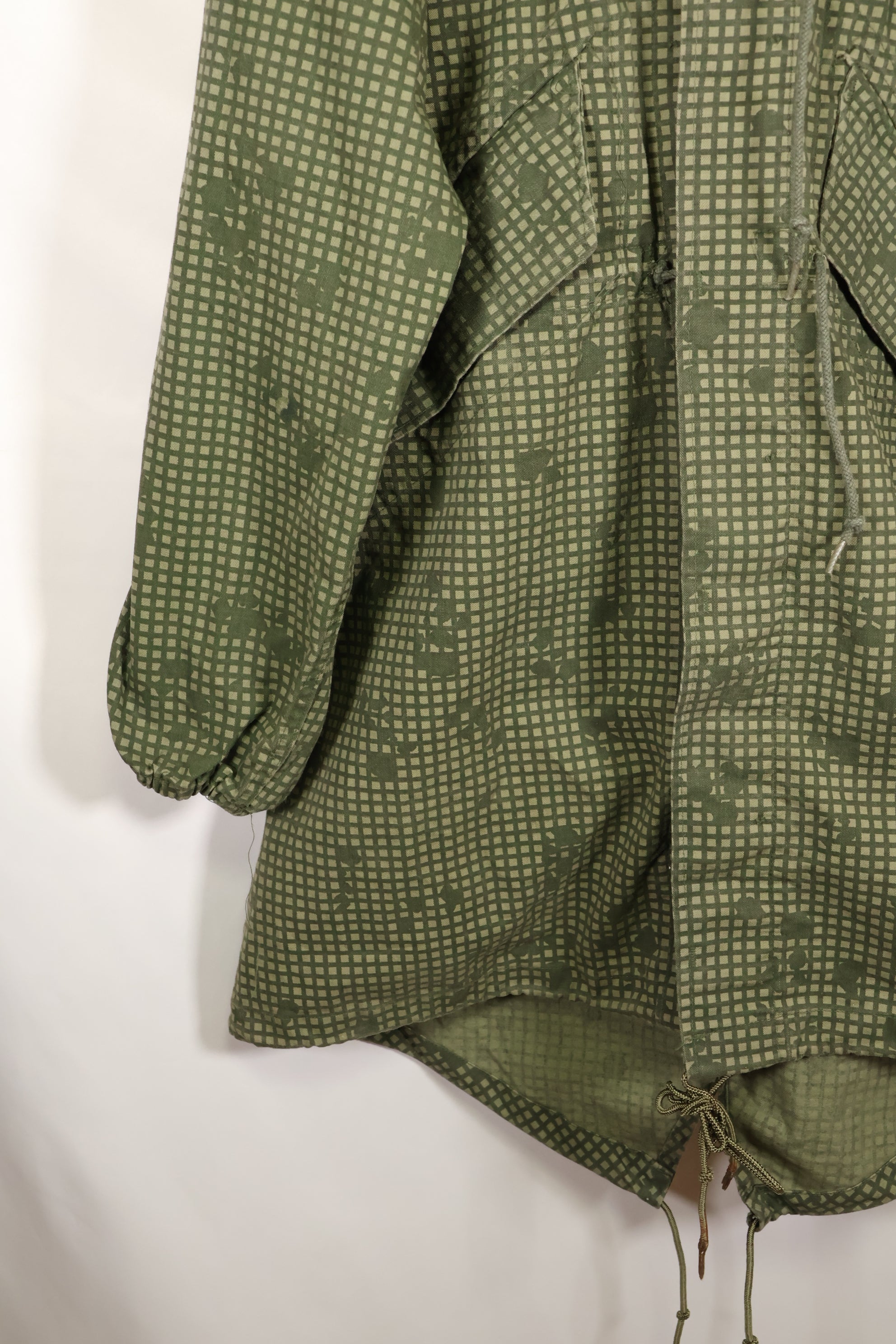 สัญญาปี 1981, ขนาดเล็ก, รุ่นแรก, กองทัพบกสหรัฐฯ, เสื้อคลุมสนามลายพรางสำหรับกลางคืนในทะเลทราย, เสื้อคลุมพรางลายพราง, มือสอง