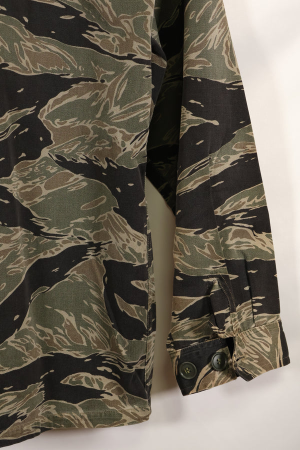 実物　シルバータイガーストライプ　Asian Cut A-Lサイズ　シャツ　Used　状態良い