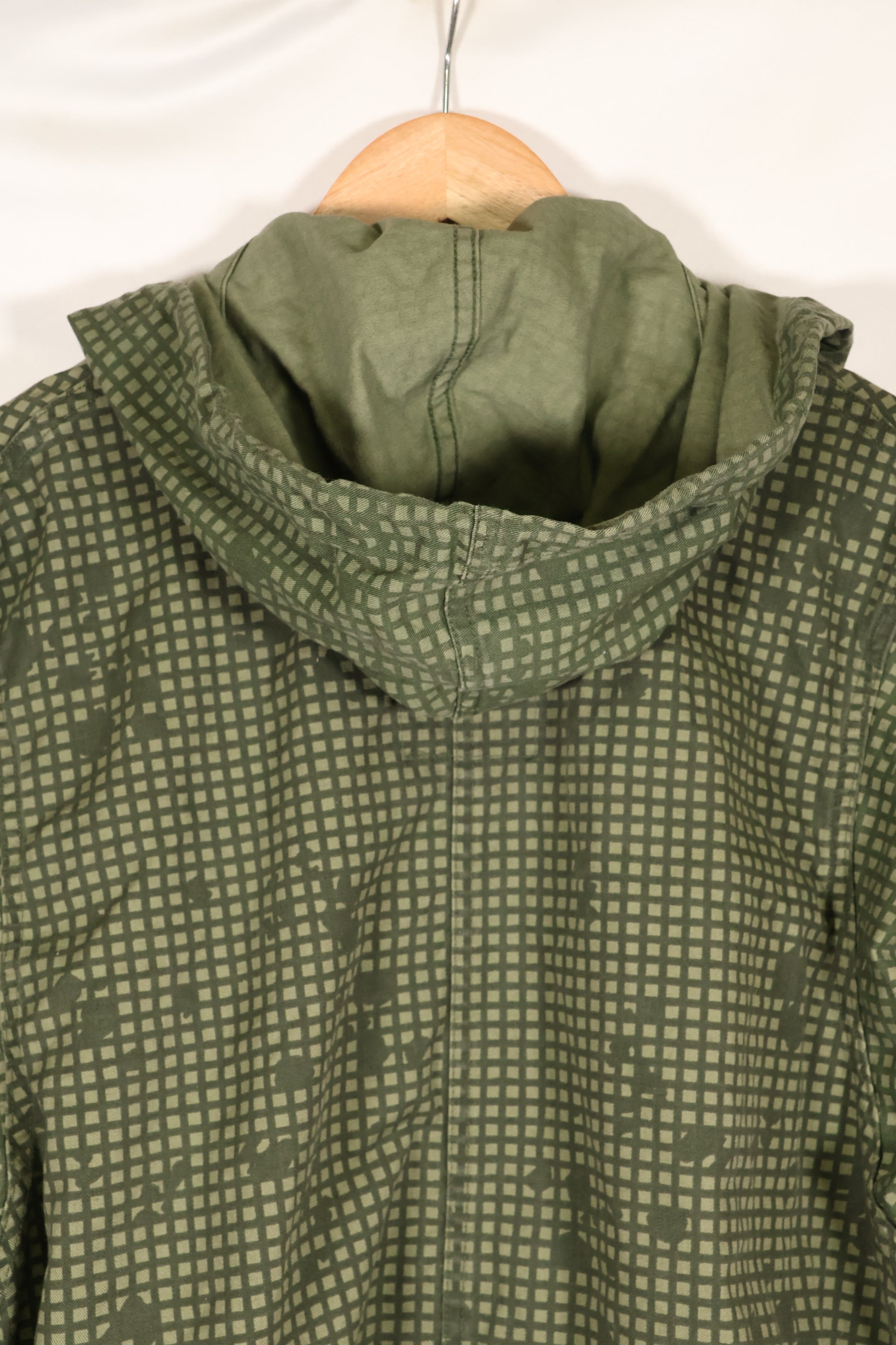 สัญญาปี 1981, ขนาดเล็ก, รุ่นแรก, กองทัพบกสหรัฐฯ, เสื้อคลุมสนามลายพรางสำหรับกลางคืนในทะเลทราย, เสื้อคลุมพรางลายพราง, มือสอง