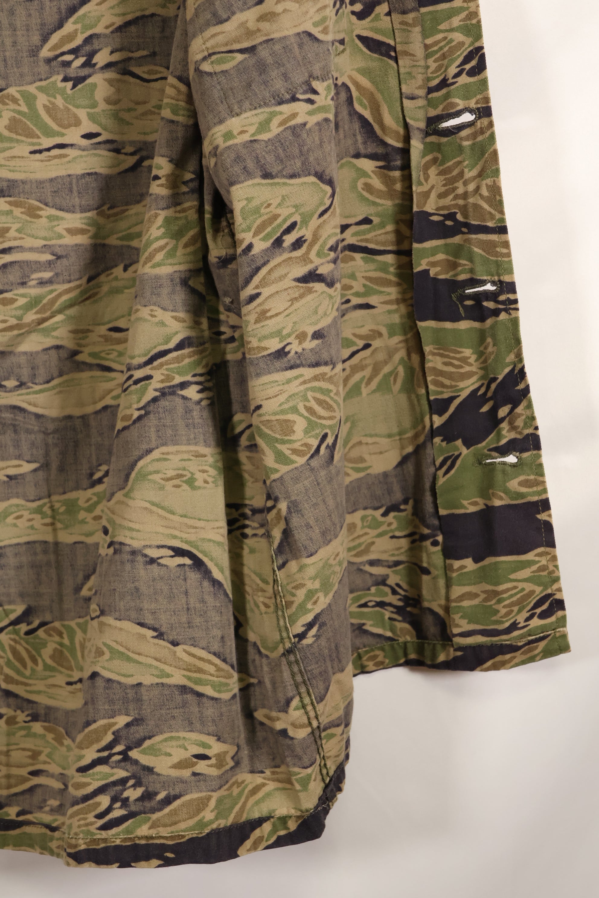 実物　レイトウォーパターン　173空挺旅団パッチ付き　US-Sサイズ　タイガーストライプ　シャツ　