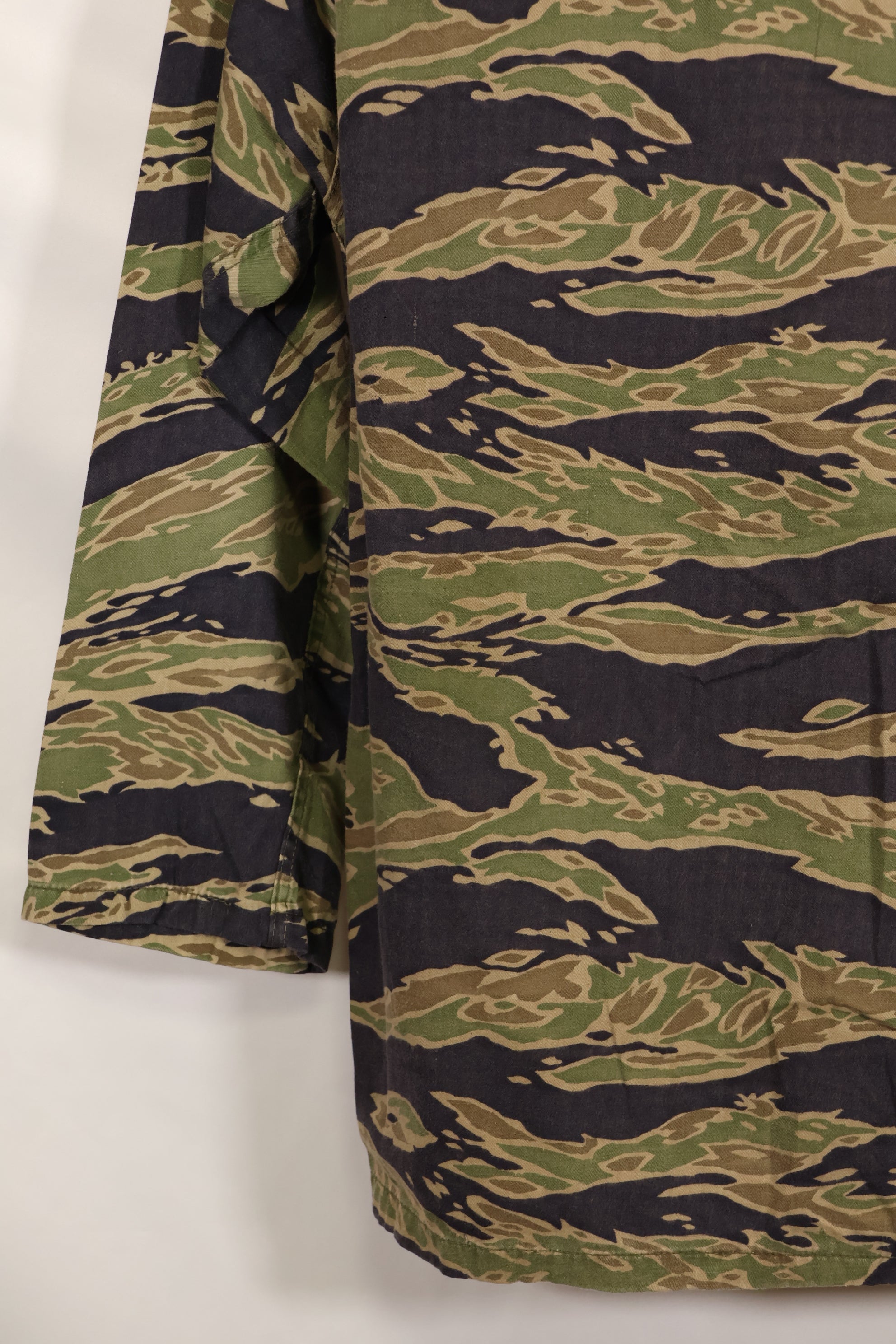 実物　レイトウォーパターン　173空挺旅団パッチ付き　US-Sサイズ　タイガーストライプ　シャツ　