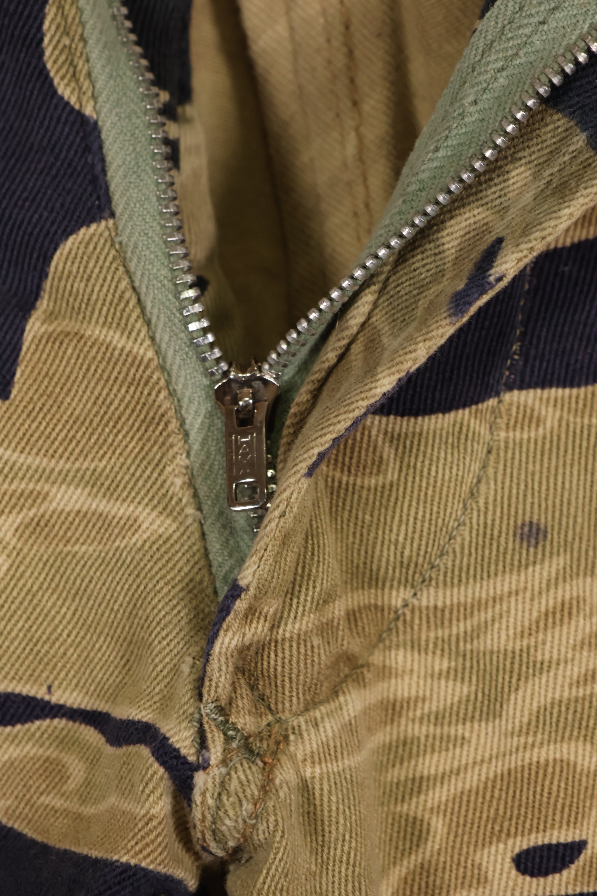 1960年代後半　ゴールドタイガーストライプ　パンツ　USカット　US-M改造　褪色あり　中古品