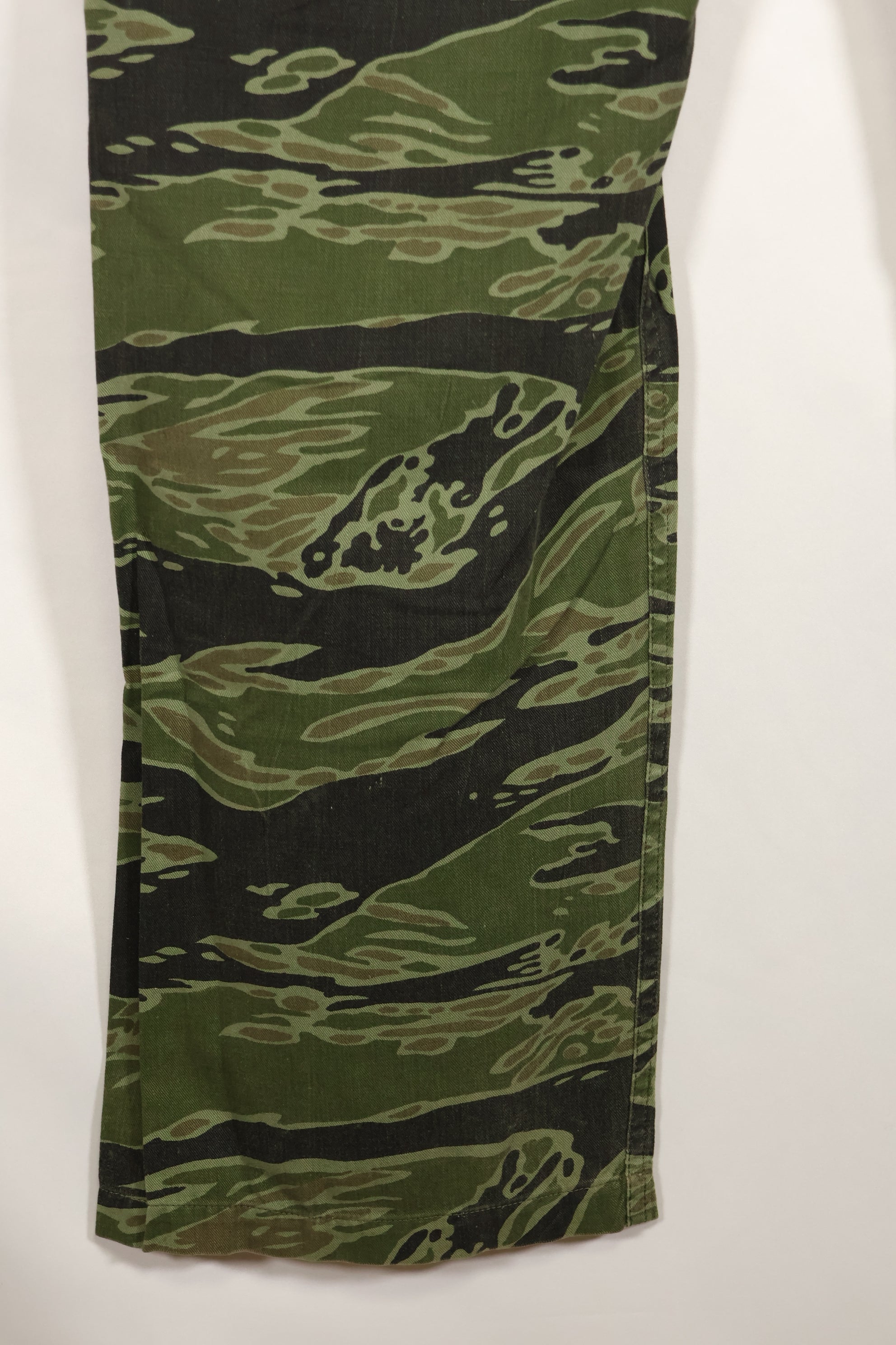 実物　レイトウォーパターン　USサイズ　タイガーストライプ　シャツ　ダークカラー　中古品