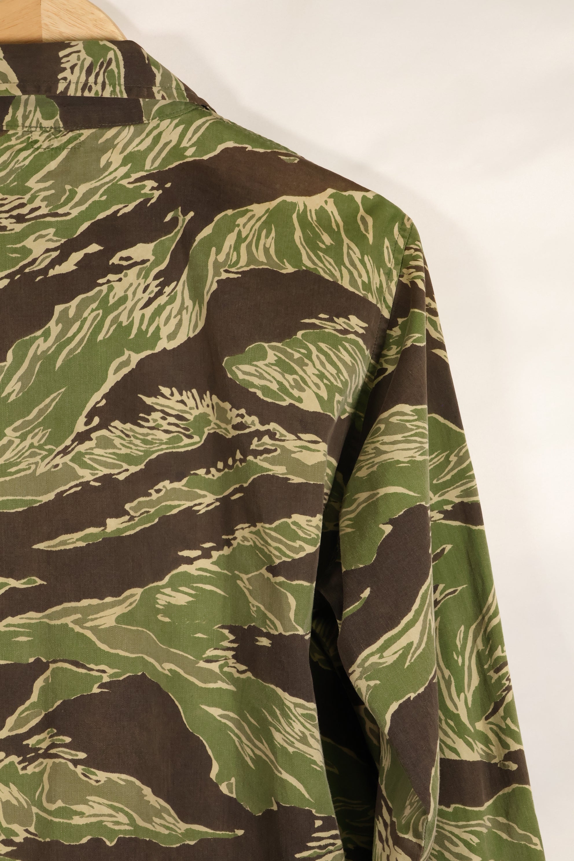 1968年　映画「グリーンベレー」「未知との遭遇」衣装　ジョンウェインパターン　タイガーストライプ　シャツ