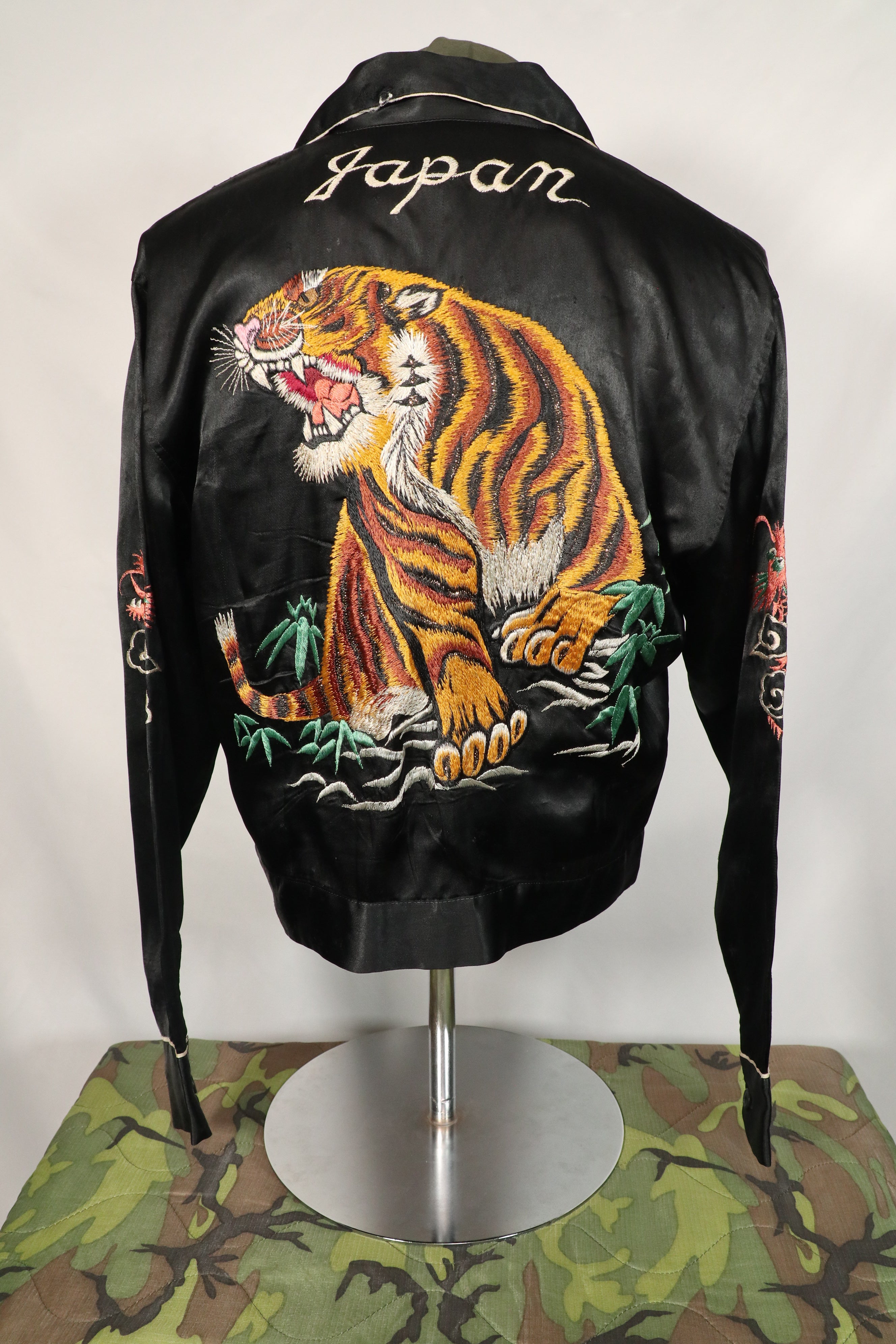 推定1940年代後半〜1950年代初頭　初期 Japan Jacket 虎刺繍　小さな傷あり