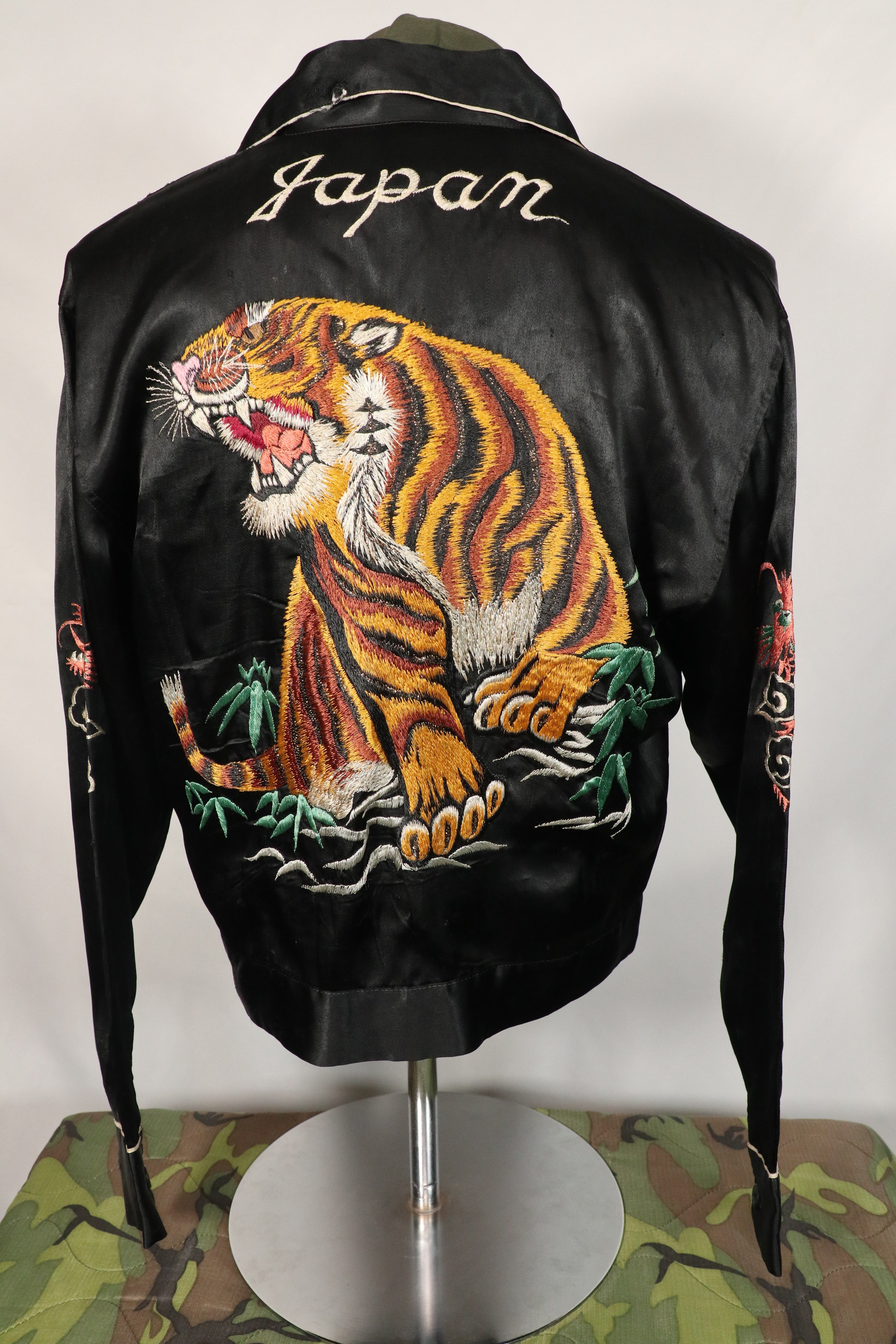推定1940年代後半〜1950年代初頭　初期 Japan Jacket 虎刺繍　小さな傷あり