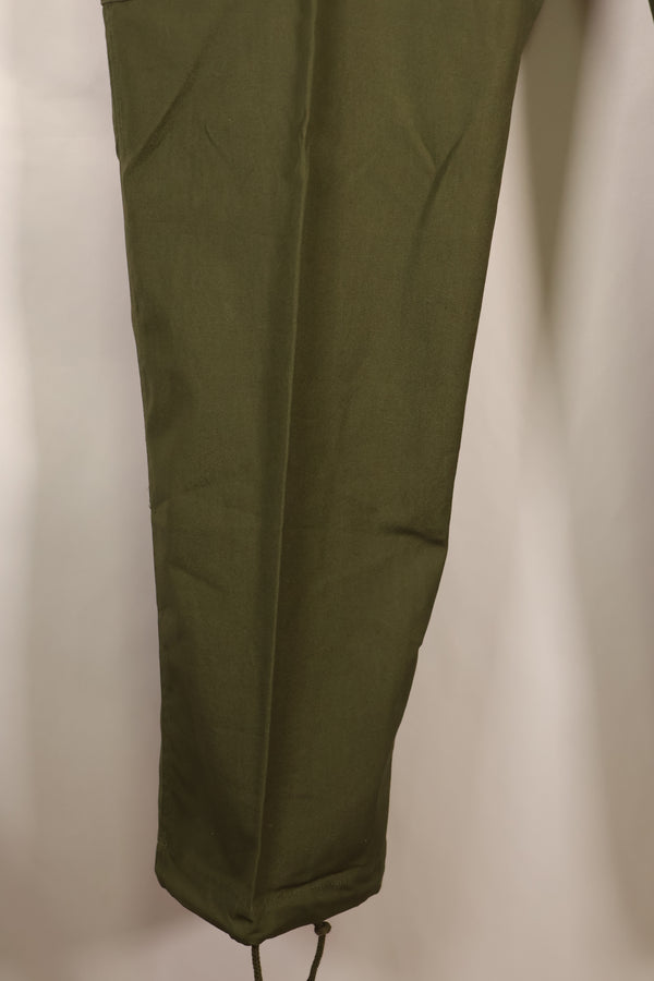 ประมาณปี 1965 – M-S – สินค้าใหม่จากคลัง – กางเกงทหารแบบ Jungle Fatigue รุ่นที่ 2 – สภาพดี　