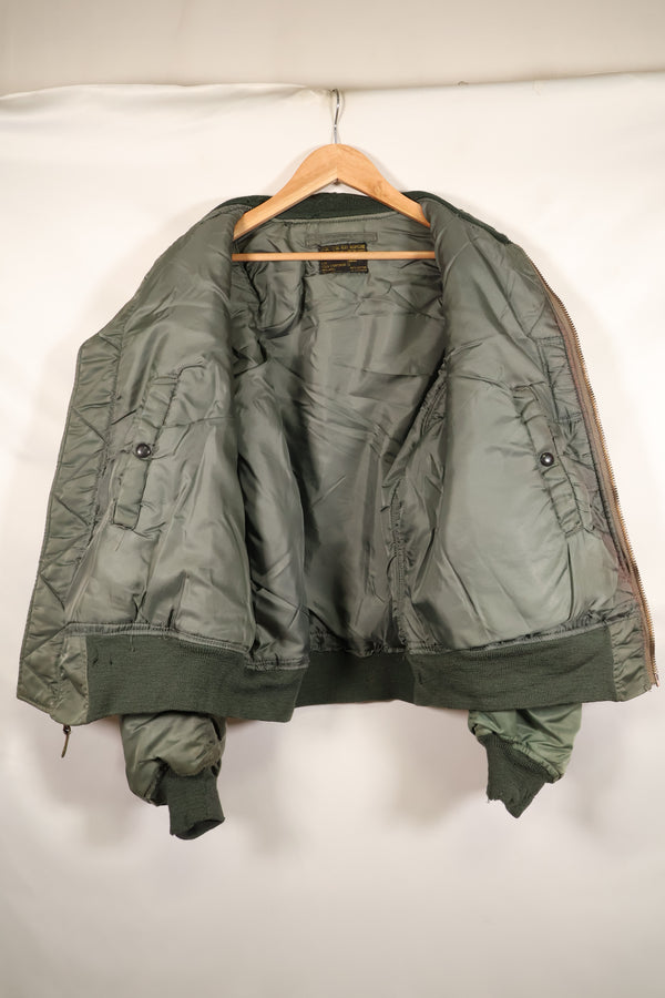 เสื้อแจ็คเก็ตบินรุ่นต้นของกองทัพอากาศสหรัฐฯ ขนาดใหญ่ ยุคปี 1950, ระดับกลาง, มือสอง, เกรด B