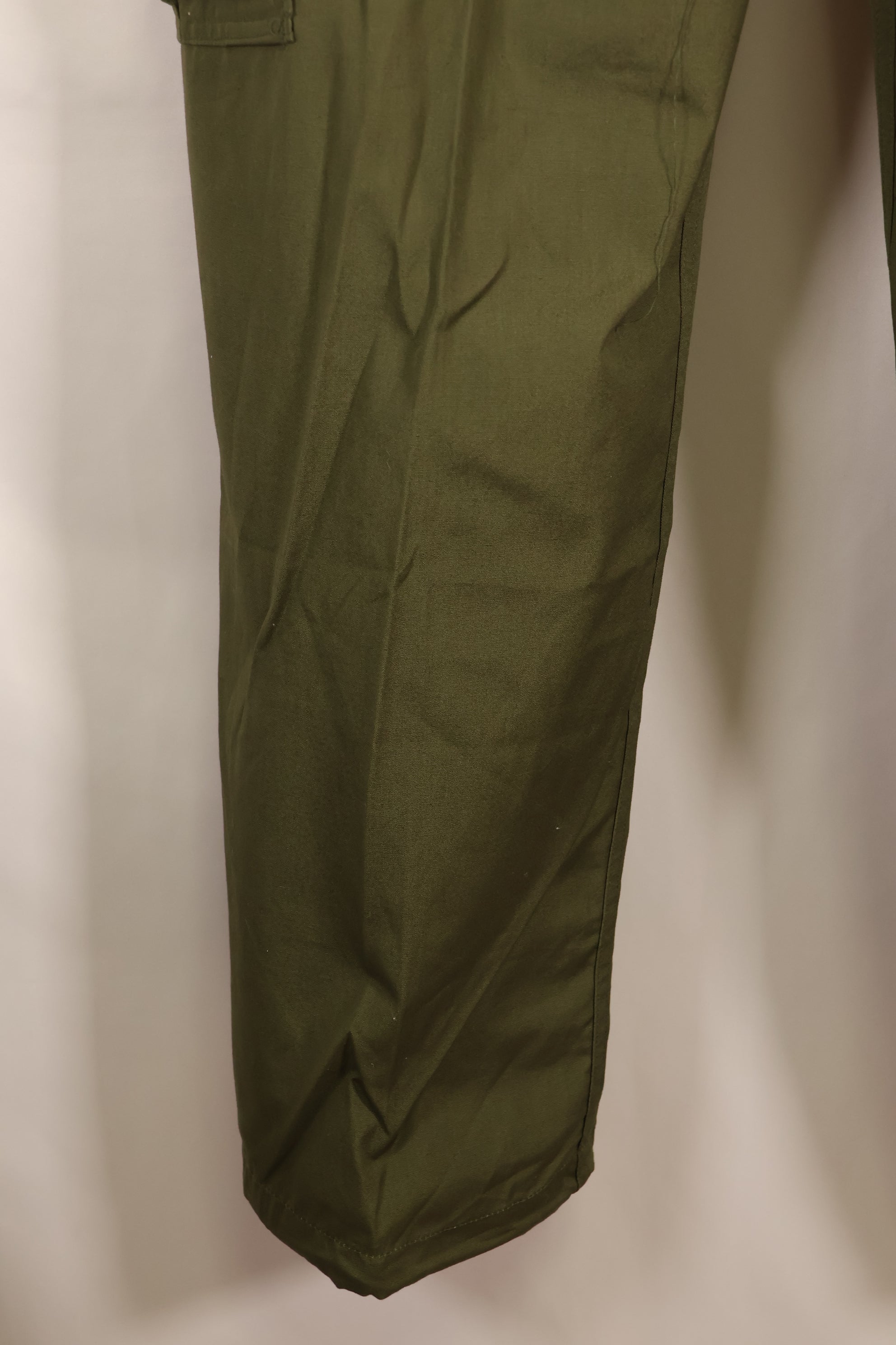 ประมาณปี 1965 – M-S – สินค้าใหม่จากคลัง – กางเกงทหารแบบ Jungle Fatigue รุ่นที่ 2 – สภาพดี　