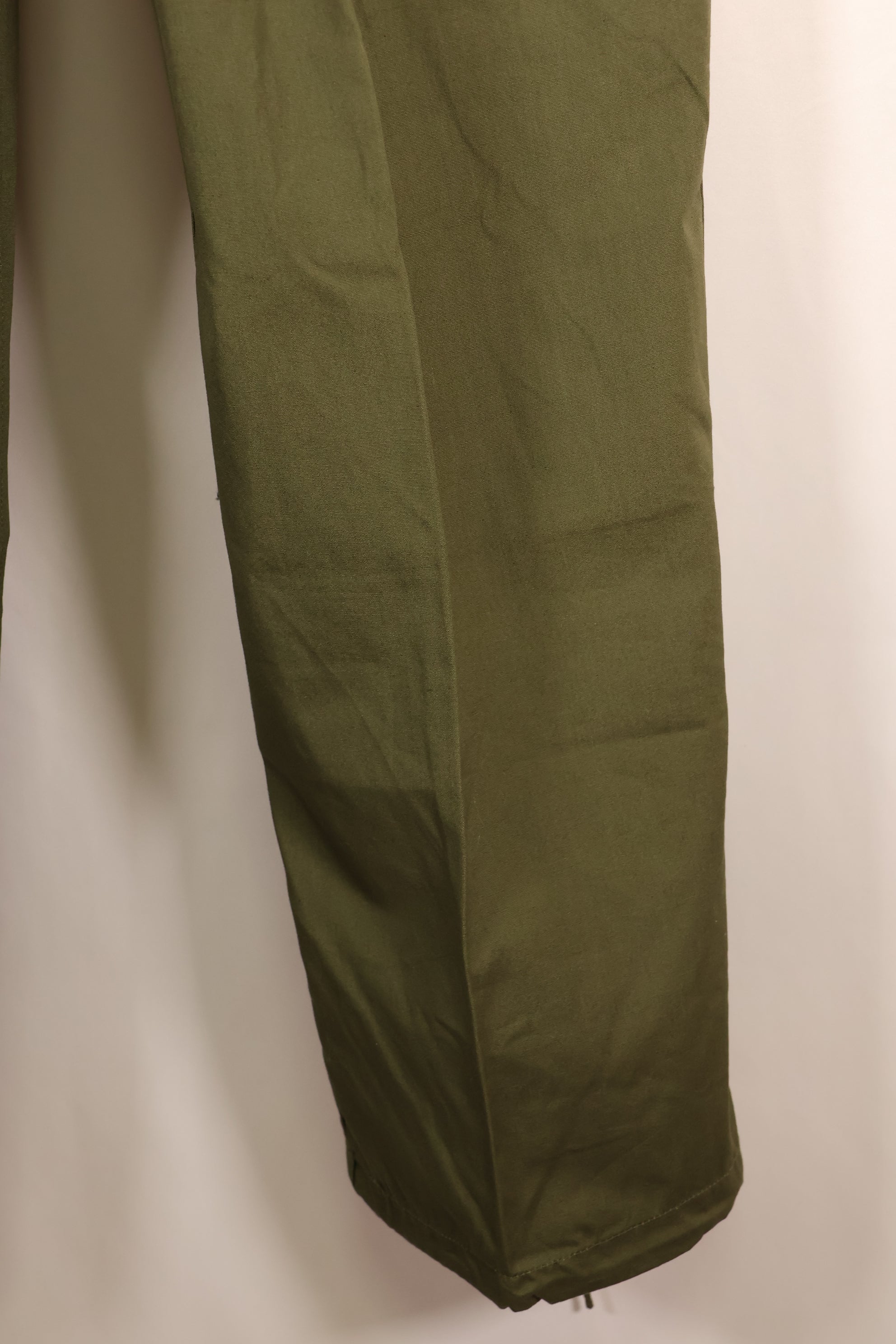 ประมาณปี 1965 – M-S – สินค้าใหม่จากคลัง – กางเกงทหารแบบ Jungle Fatigue รุ่นที่ 2 – สภาพดี　
