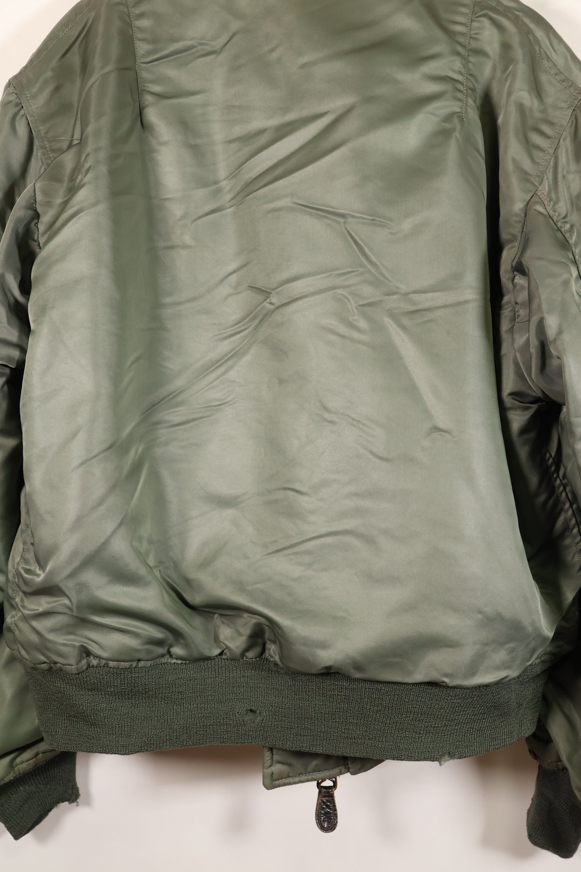 เสื้อแจ็คเก็ตบินรุ่นต้นของกองทัพอากาศสหรัฐฯ ขนาดใหญ่ ยุคปี 1950, ระดับกลาง, มือสอง, เกรด B