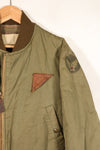 ทศวรรษ 1940, อายุประมาณ 38–40 ปี, เสื้อแจ็คเก็ตบิน B-15A ของกองทัพอากาศสหรัฐฯ (USAAF), ปรับแต่งด้วยขนแกะ, มือสอง