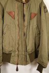 ทศวรรษ 1940, อายุประมาณ 38–40 ปี, เสื้อแจ็คเก็ตบิน B-15A ของกองทัพอากาศสหรัฐฯ (USAAF), ปรับแต่งด้วยขนแกะ, มือสอง