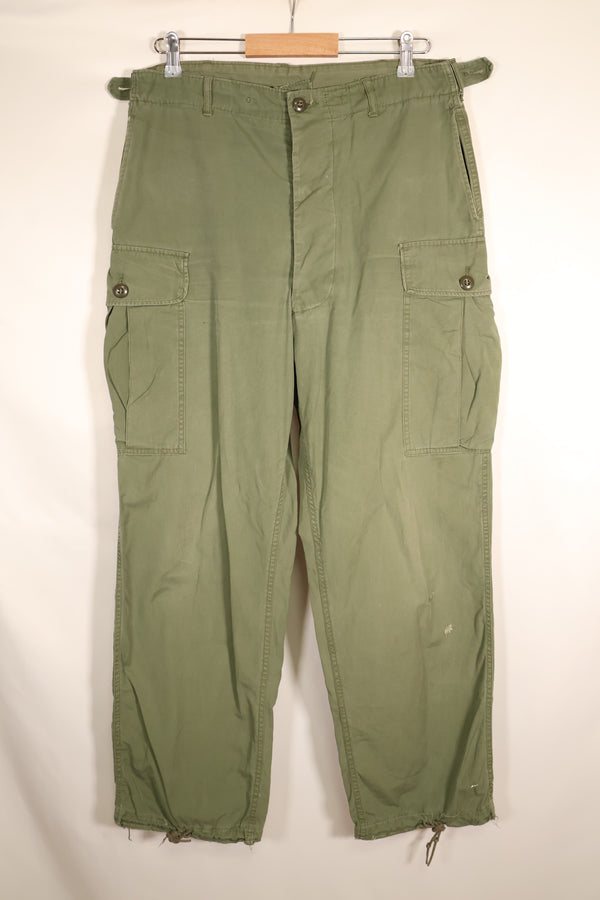 สัญญาปี 1963 – คาดว่าเป็นกางเกงทหารแบบ Jungle Fatigue รุ่นที่ 1 ของ M-S – มีสีจางบางส่วน – มือสอง