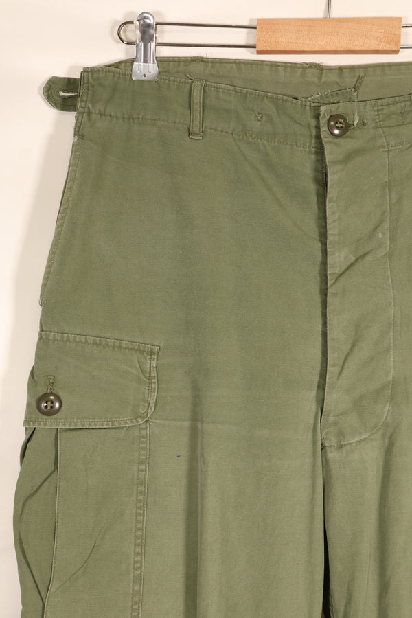 สัญญาปี 1963 – คาดว่าเป็นกางเกงทหารแบบ Jungle Fatigue รุ่นที่ 1 ของ M-S – มีสีจางบางส่วน – มือสอง