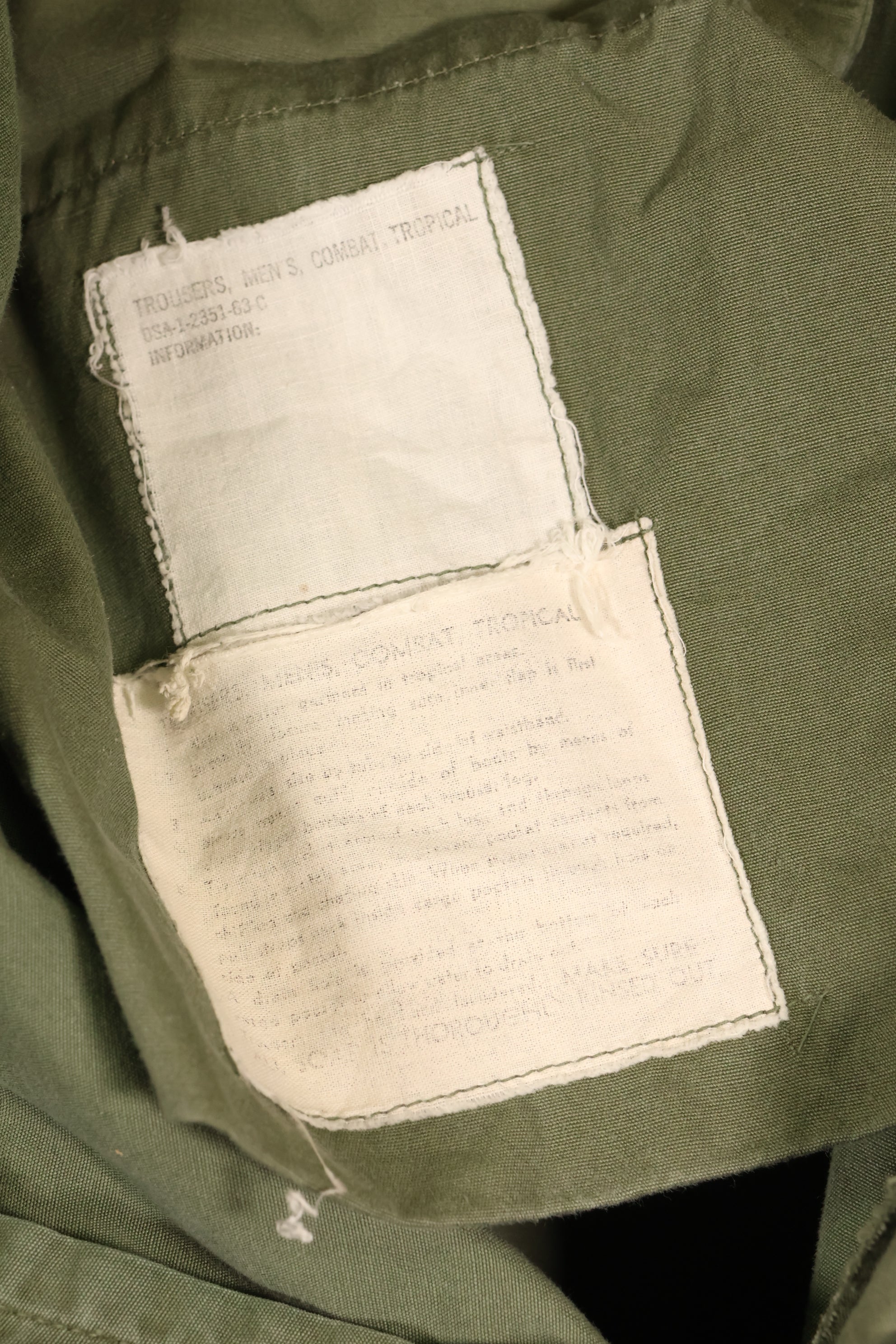 สัญญาปี 1963 – คาดว่าเป็นกางเกงทหารแบบ Jungle Fatigue รุ่นที่ 1 ของ M-S – มีสีจางบางส่วน – มือสอง