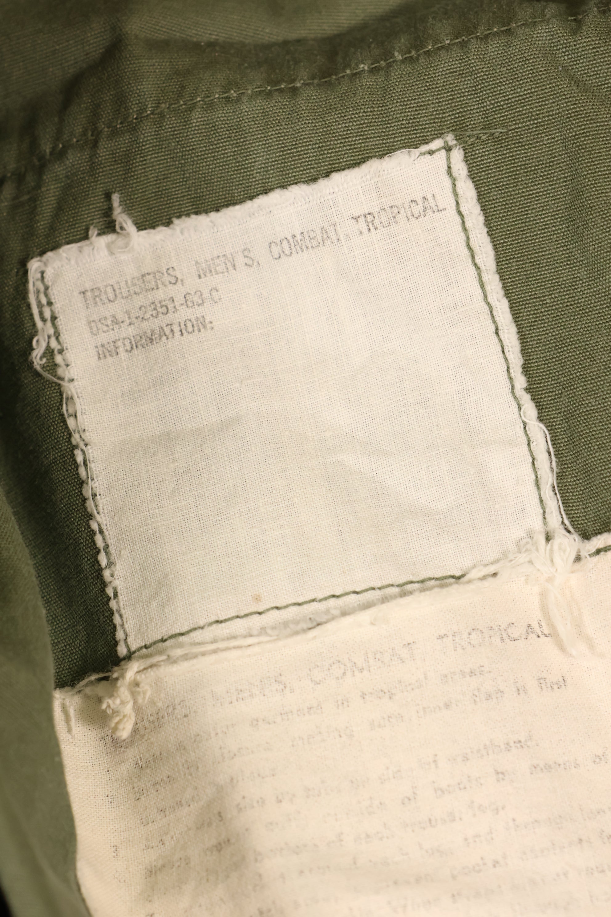 สัญญาปี 1963 – คาดว่าเป็นกางเกงทหารแบบ Jungle Fatigue รุ่นที่ 1 ของ M-S – มีสีจางบางส่วน – มือสอง