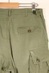 สัญญาปี 1963 – คาดว่าเป็นกางเกงทหารแบบ Jungle Fatigue รุ่นที่ 1 ของ M-S – มีสีจางบางส่วน – มือสอง