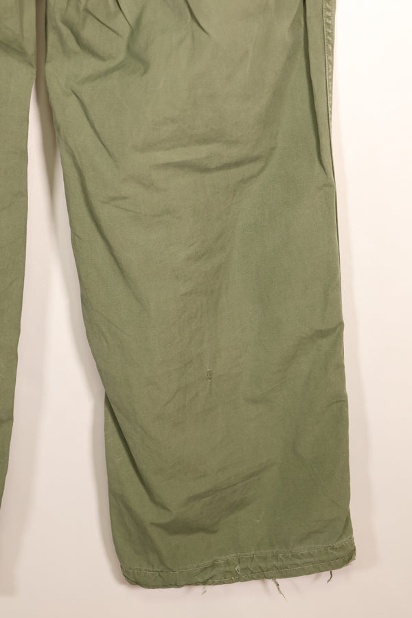 สัญญาปี 1963 – คาดว่าเป็นกางเกงทหารแบบ Jungle Fatigue รุ่นที่ 1 ของ M-S – มีสีจางบางส่วน – มือสอง