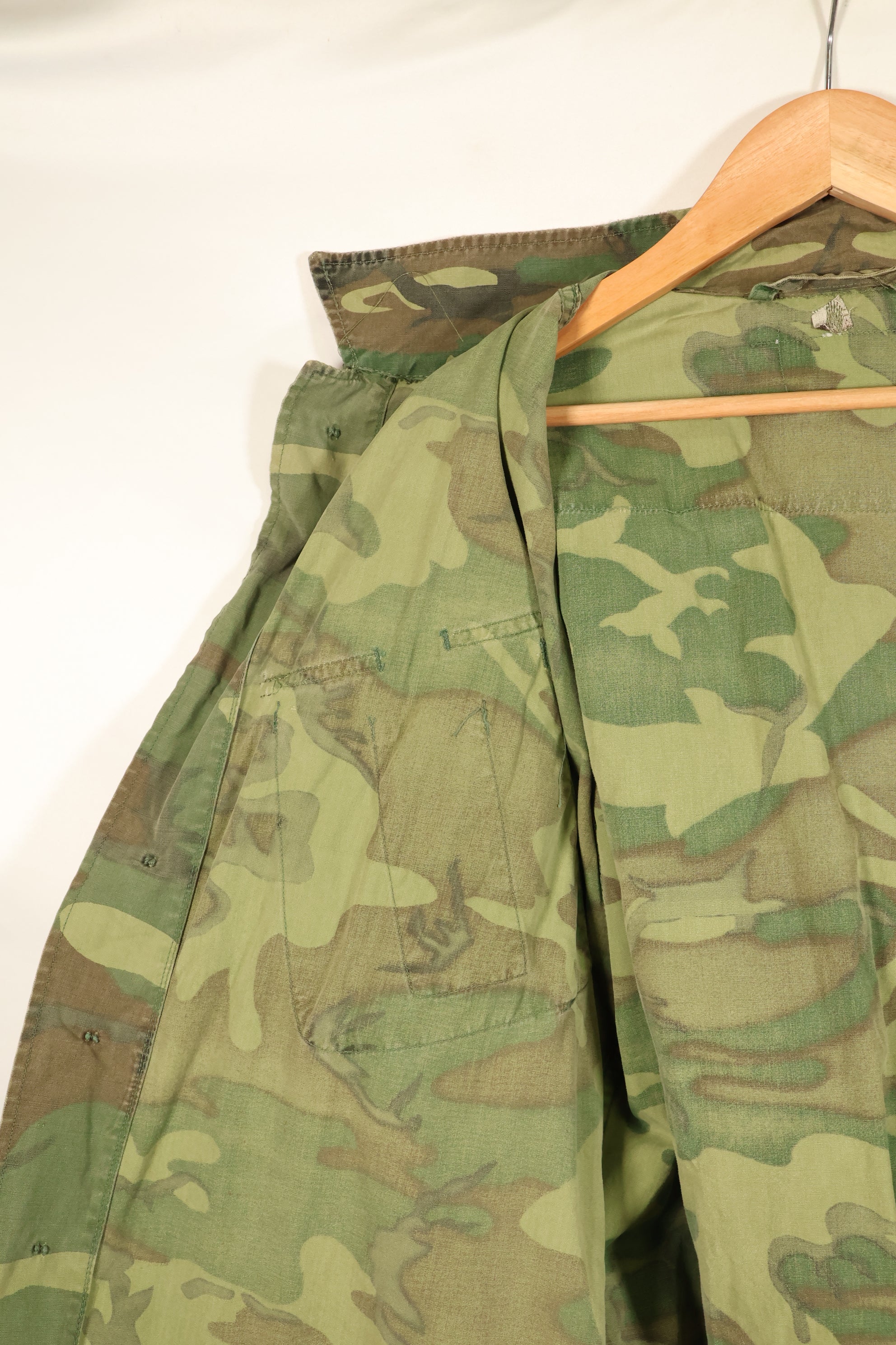 Estimated 1966–67 | Estimated M-R | No label | ERDL camouflage | Early print | Short-sleeve custom fatigue jacket | Used