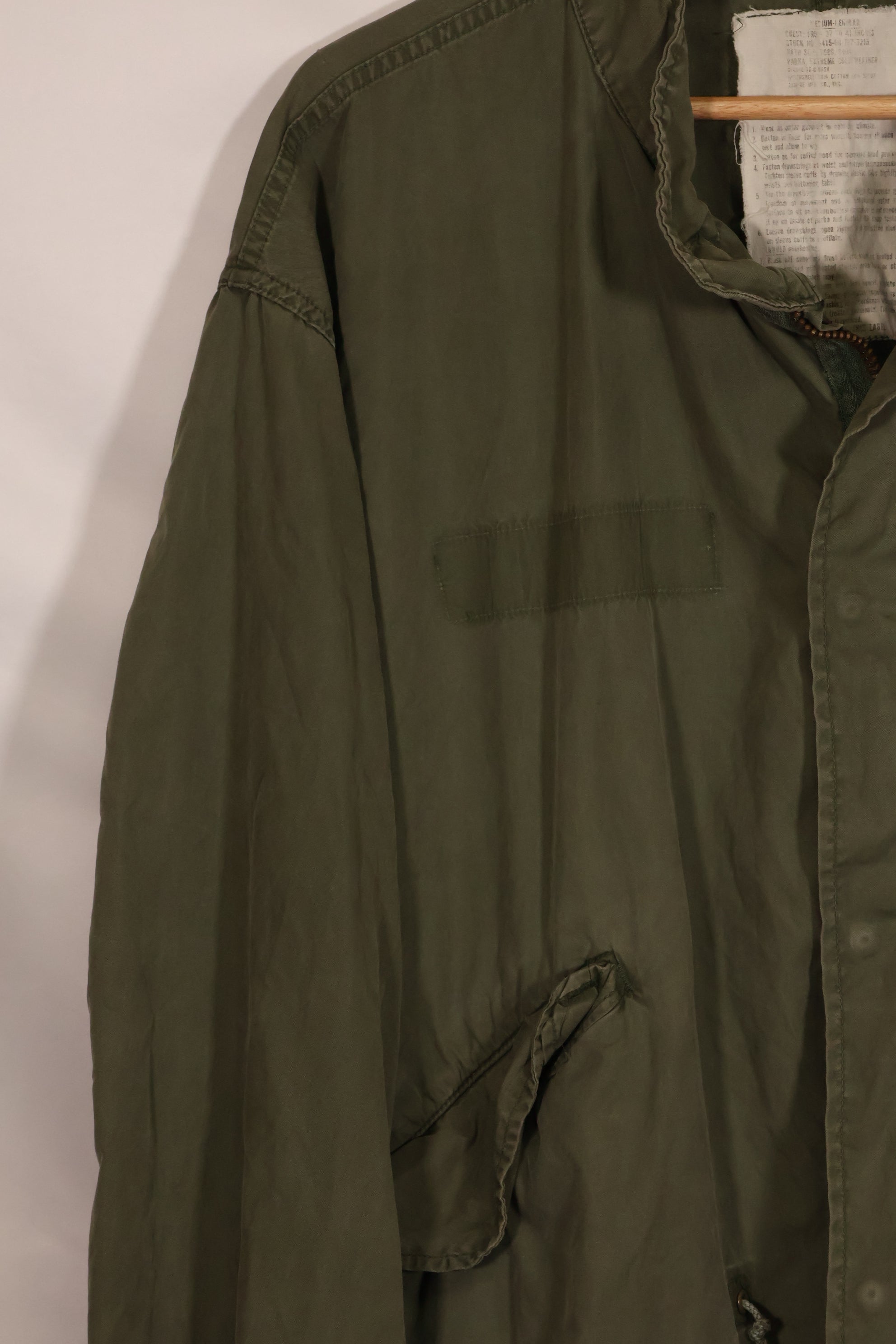 สัญญาปี 1978 M-R M65 เสื้อฮู้ดสนาม วัสดุเปลือกนอกเท่านั้น มือสอง สภาพ B