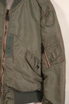 Real 1950s lot USAF L2-B flight jacket without size label, dirty and scratched, used.
