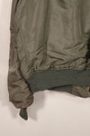 Real 1950s lot USAF L2-B flight jacket without size label, dirty and scratched, used.
