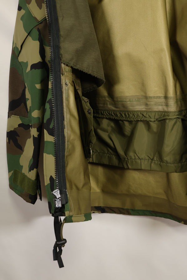 1997 Contract M-R U.S. Army Woodland Camouflage ECWCS Gen1 Gore-Tex Hoodie, Used