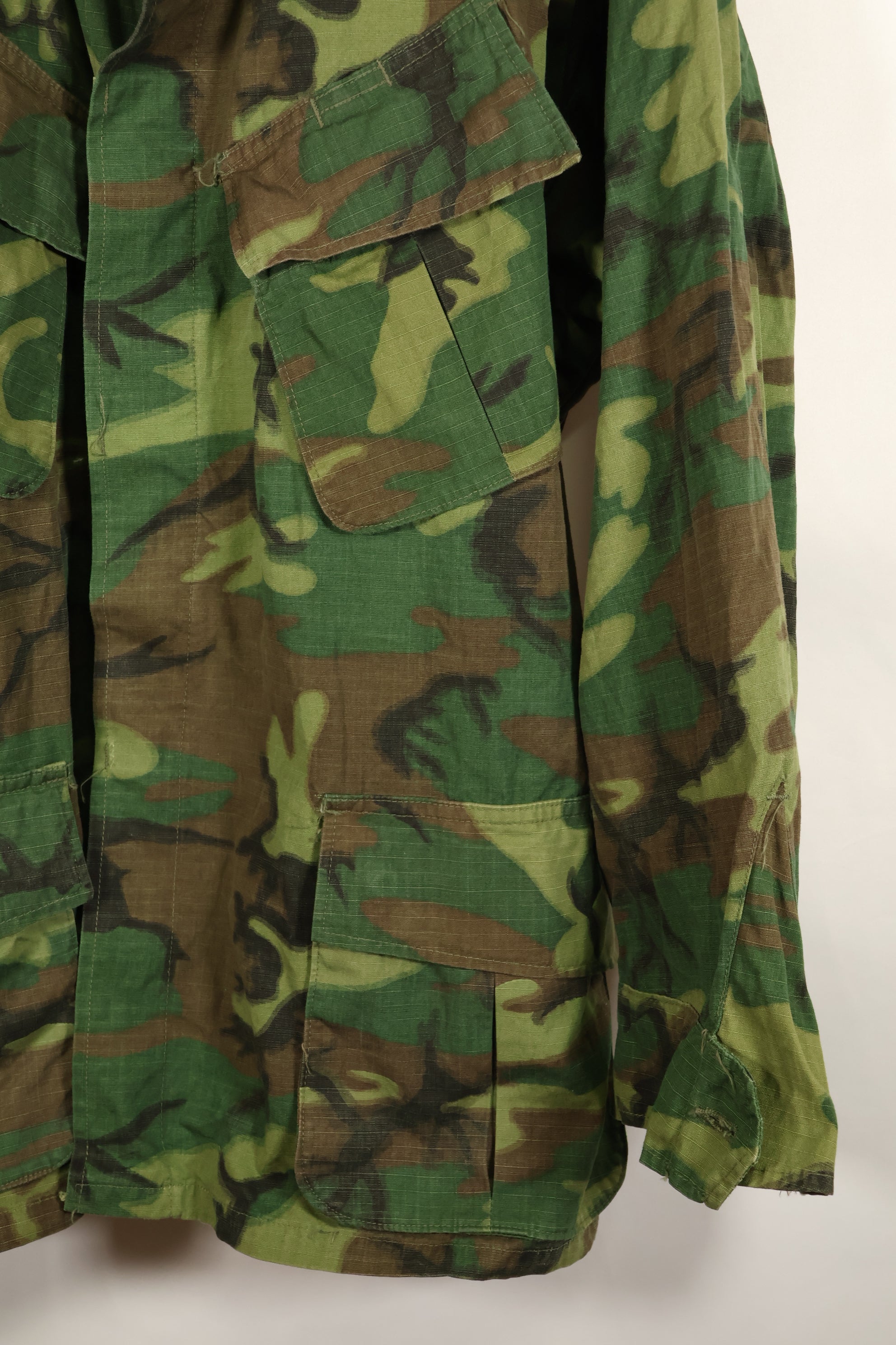 เสื้อแจ็คเก็ตพรางลาย ERDL Ripstop รุ่น Contract L-S Jungle Fatigue ปี 1969 – มือสอง