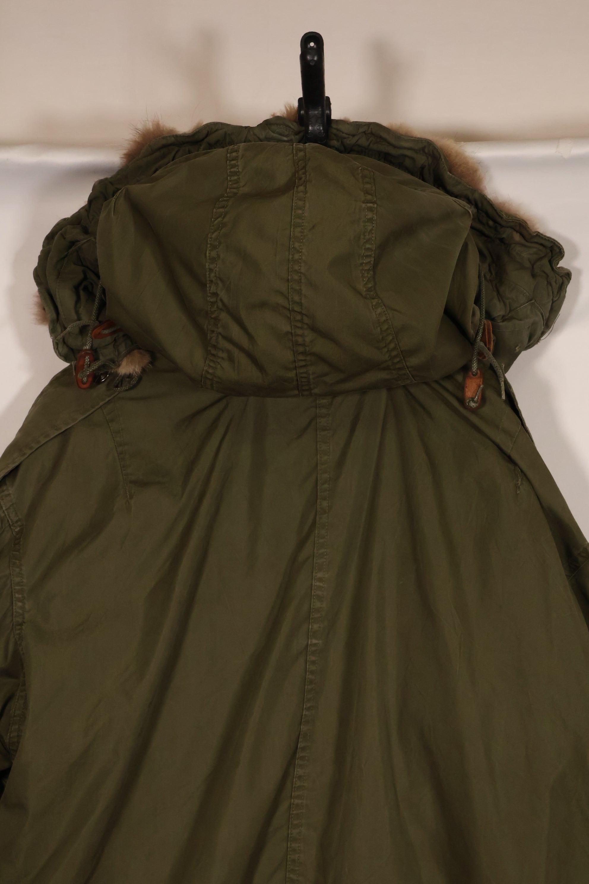 ช่วงต้นทศวรรษ 1950 MEDIUM M51 เสื้อฮู้ดฟิลด์ มีฮู้ดลายโคโยตี้ สินค้ามือสอง