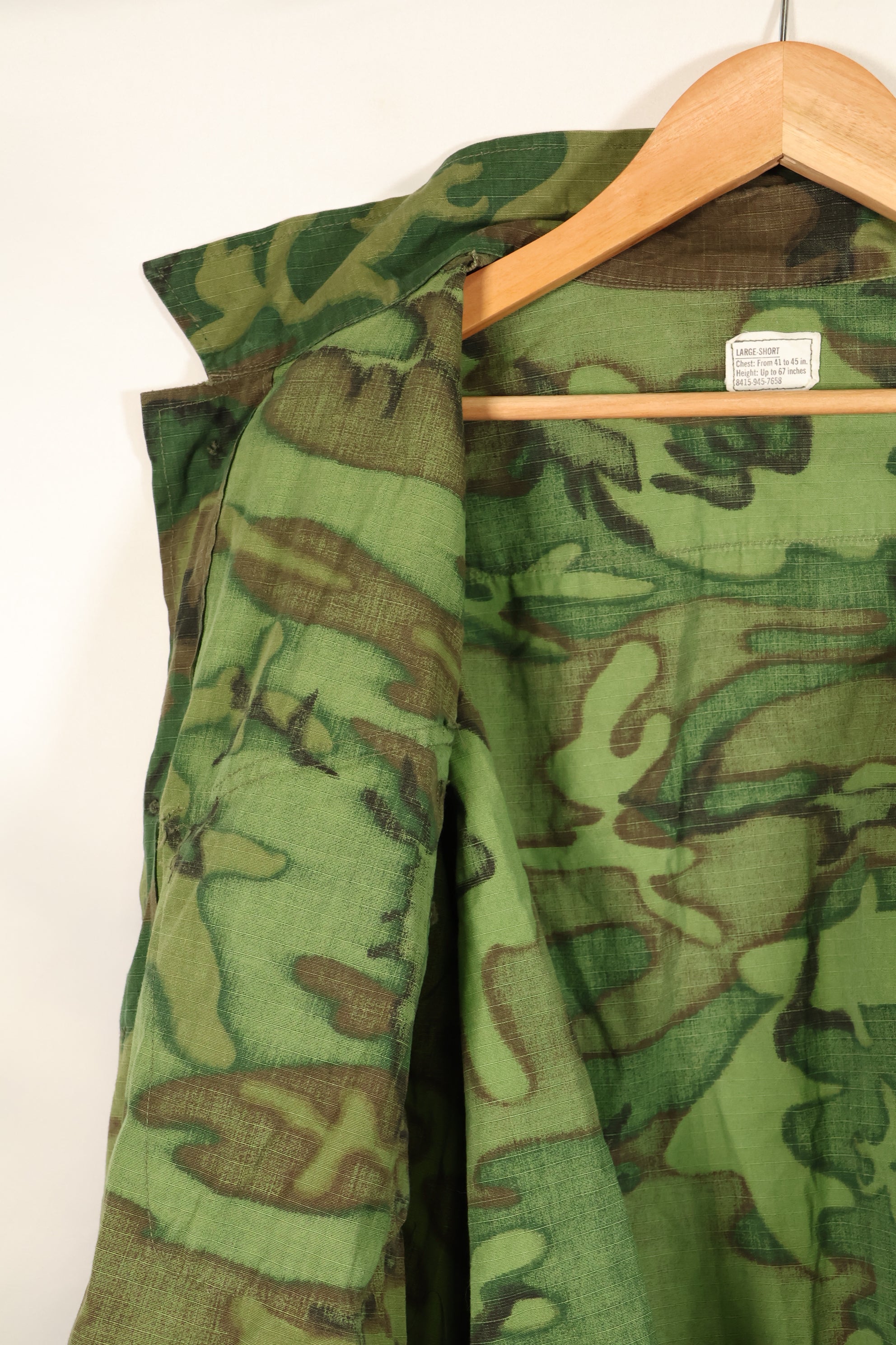 เสื้อแจ็คเก็ตพรางลาย ERDL Ripstop รุ่น Contract L-S Jungle Fatigue ปี 1969 – มือสอง