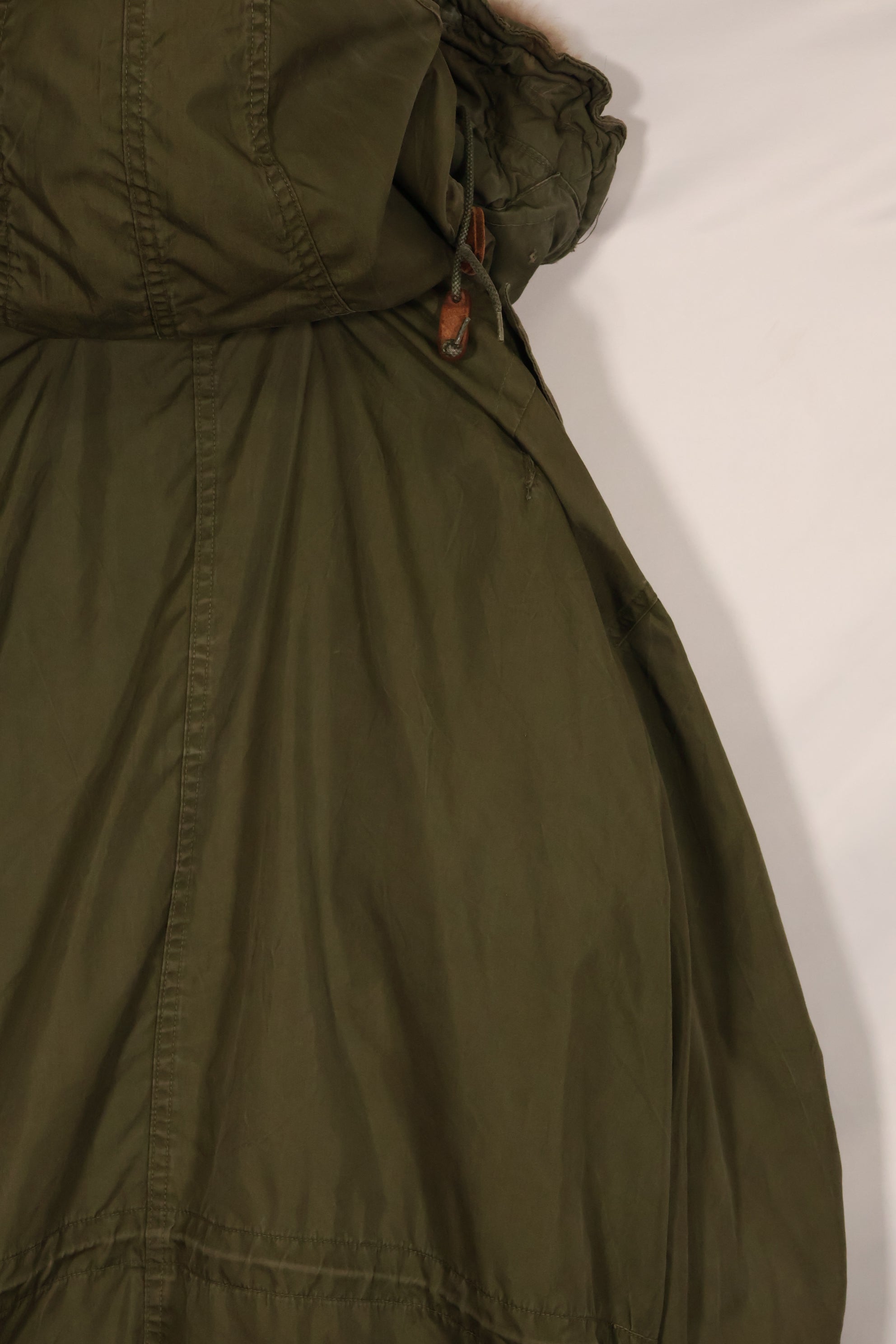 ช่วงต้นทศวรรษ 1950 MEDIUM M51 เสื้อฮู้ดฟิลด์ มีฮู้ดลายโคโยตี้ สินค้ามือสอง