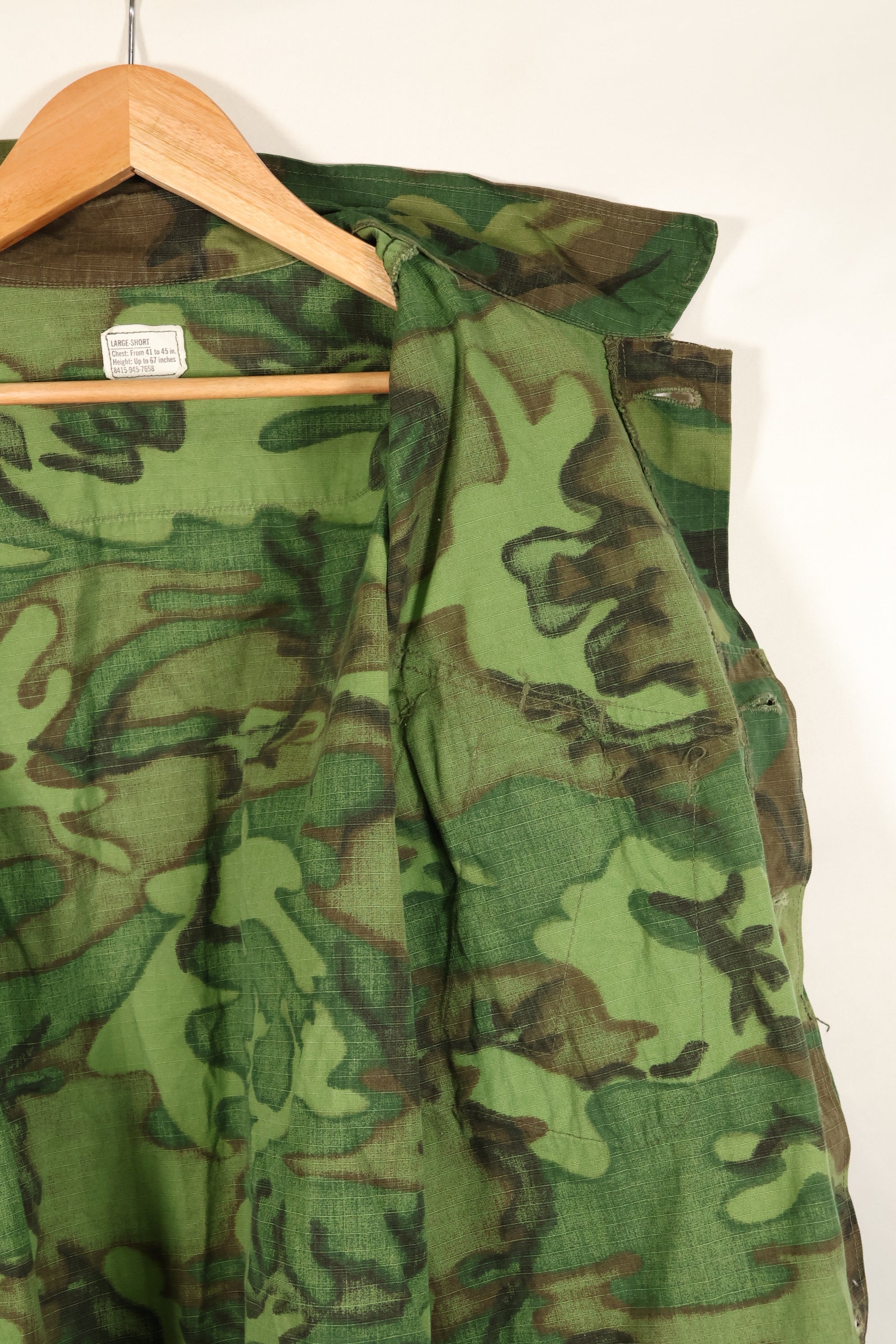 เสื้อแจ็คเก็ตพรางลาย ERDL Ripstop รุ่น Contract L-S Jungle Fatigue ปี 1969 – มือสอง