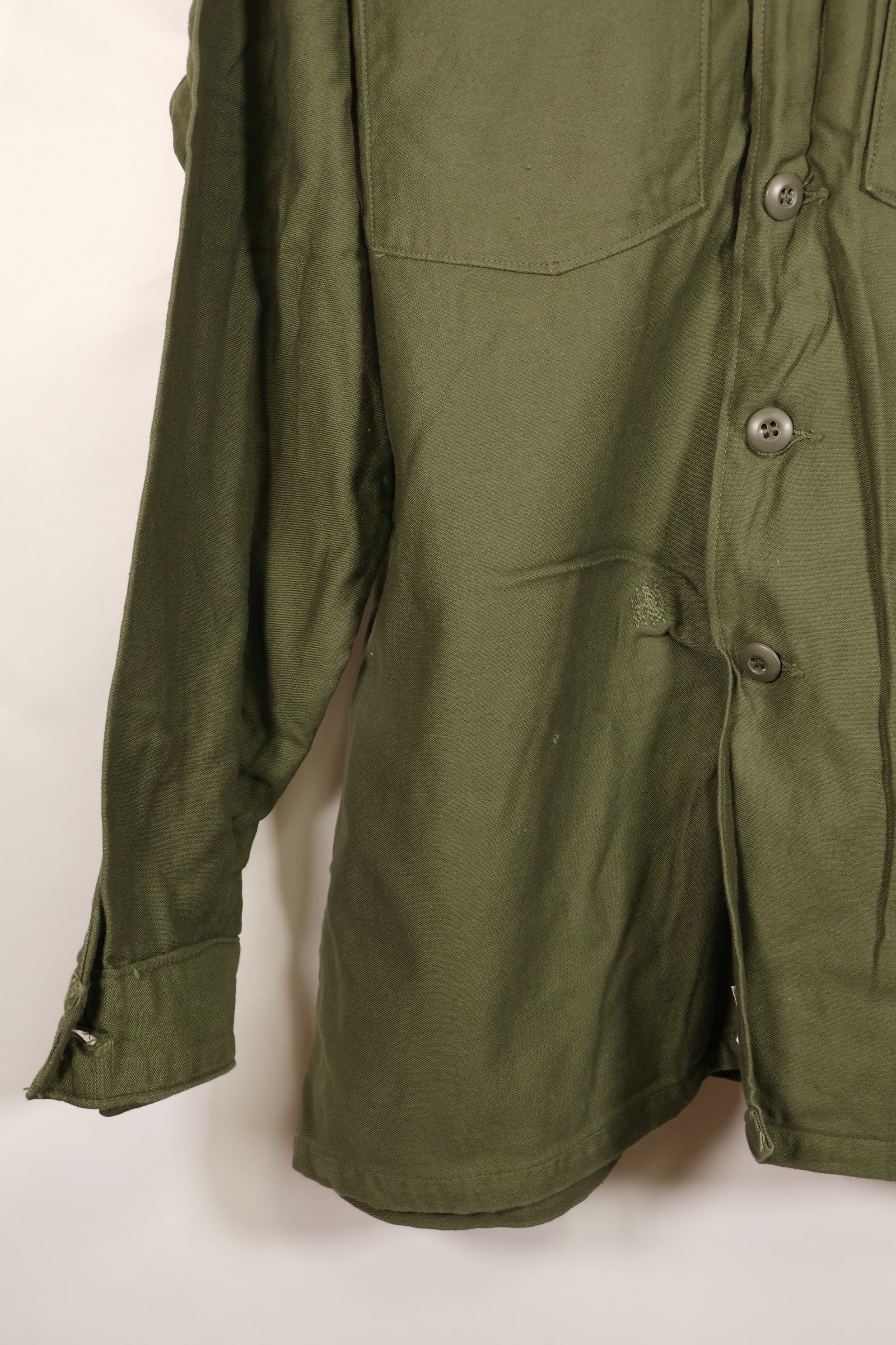 1967年契約　16 1/2 x 36　アメリカ軍　OG-107　ユーティリティシャツ　状態良い　中古品