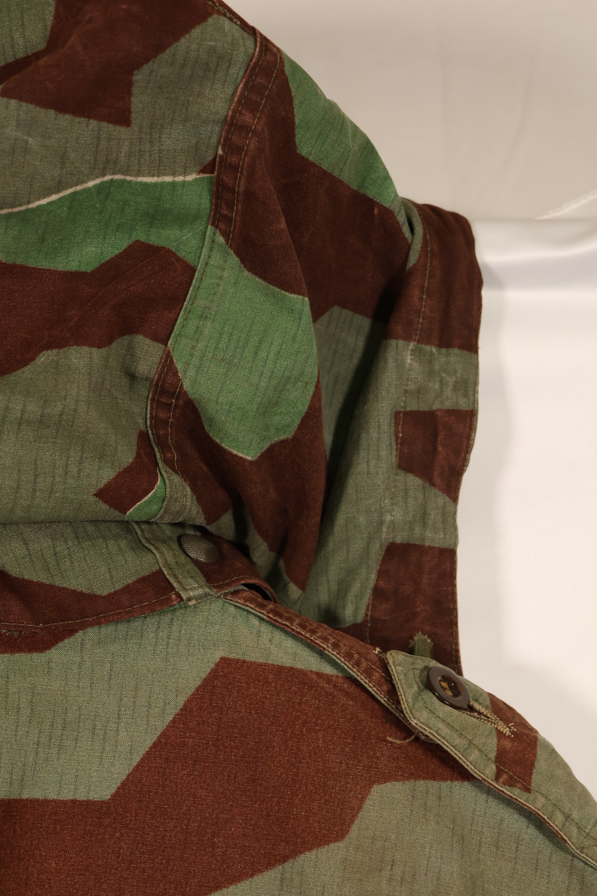 Real 1950s West German Airborne Jacket, splinter pattern, zipper malfunction, used.