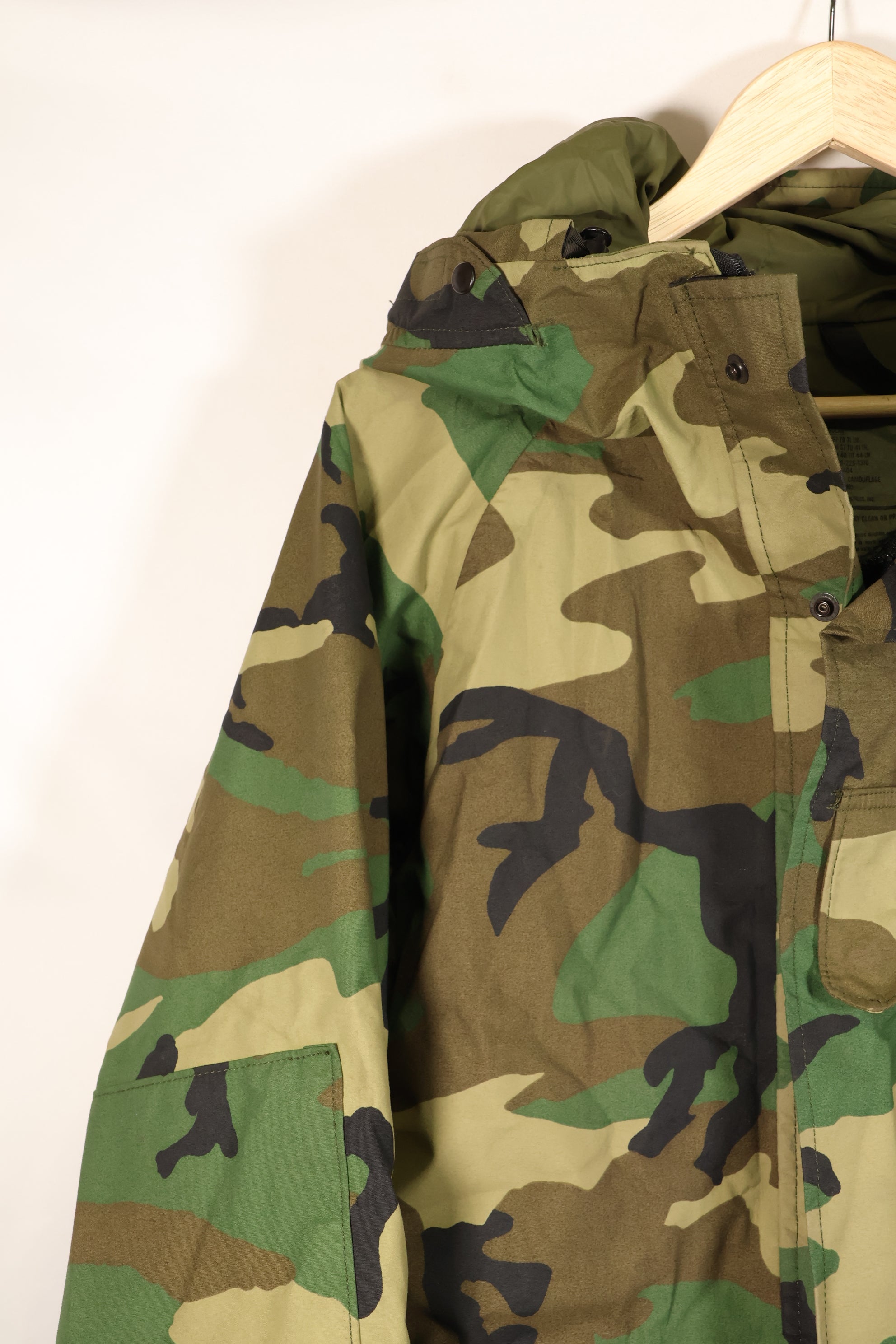 สัญญาปี 1998, M-R, กองทัพสหรัฐฯ, ECWCS Gen 1, เสื้อโค้ท Gore-Tex, มือสอง