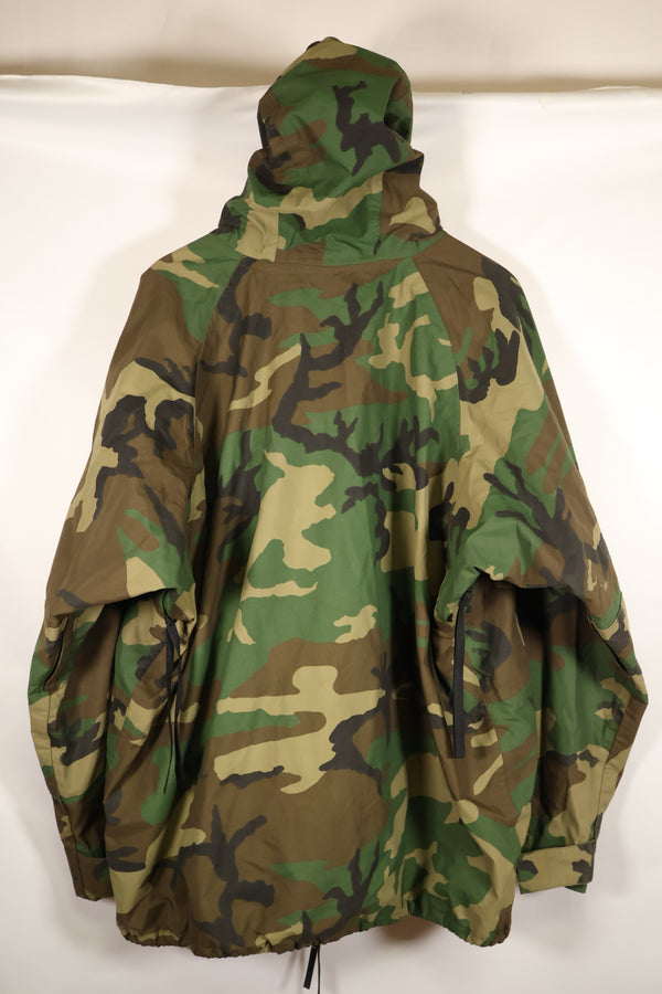 สัญญาปี 1990 กองทัพสหรัฐฯ ECWCS รุ่นที่ 1 เสื้อแจ็คเก็ต Gore-Tex, ลายพรางป่า, ขนาดใหญ่พิเศษ, ทรงปกติ, มือสอง