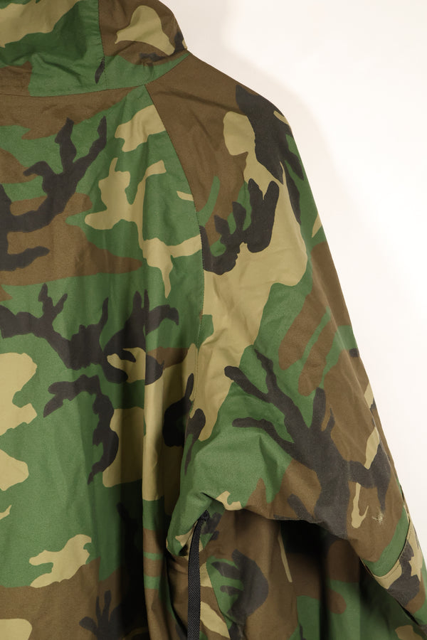 1990 Contract U.S. Army ECWCS 1st Generation Gore-Tex Parka, Woodland Camo, X-Large, Regular Fit, Used
