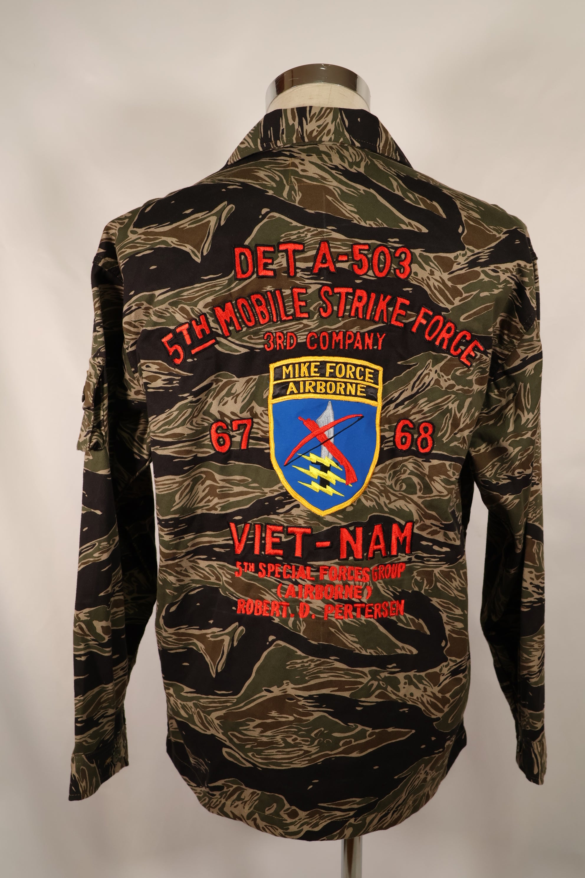 30% OFF [Limited Production]  Okinawa Mugi's Embroidery MILITARIA 1911 Silver Tiger US Cut Shirt Tour Jacket
