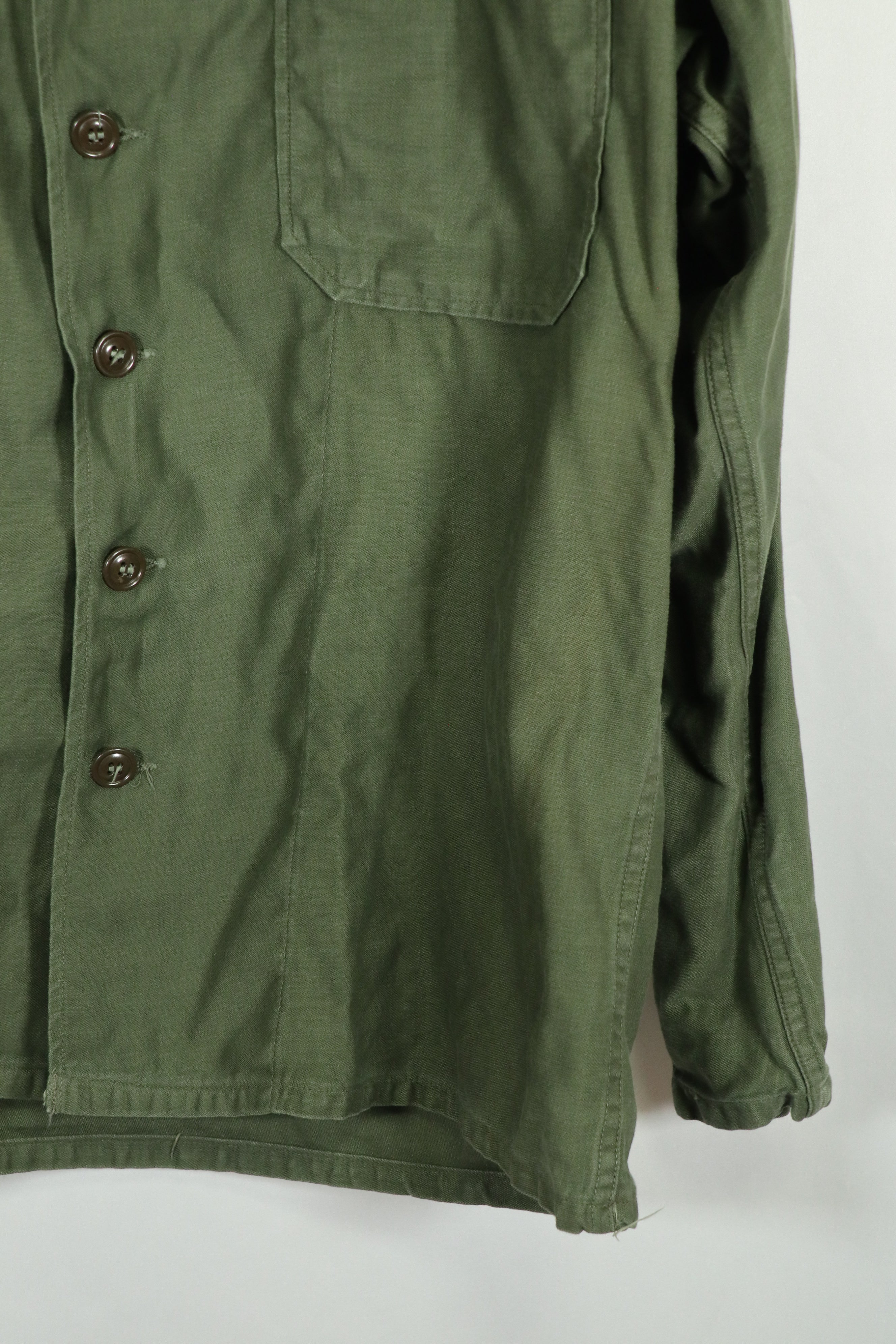 เสื้อเชิ้ตยูทิลิตี้ OG-107 แท้ ล็อตแรก มือสอง แพทช์ได้รับการซ่อมแซมแล้ว